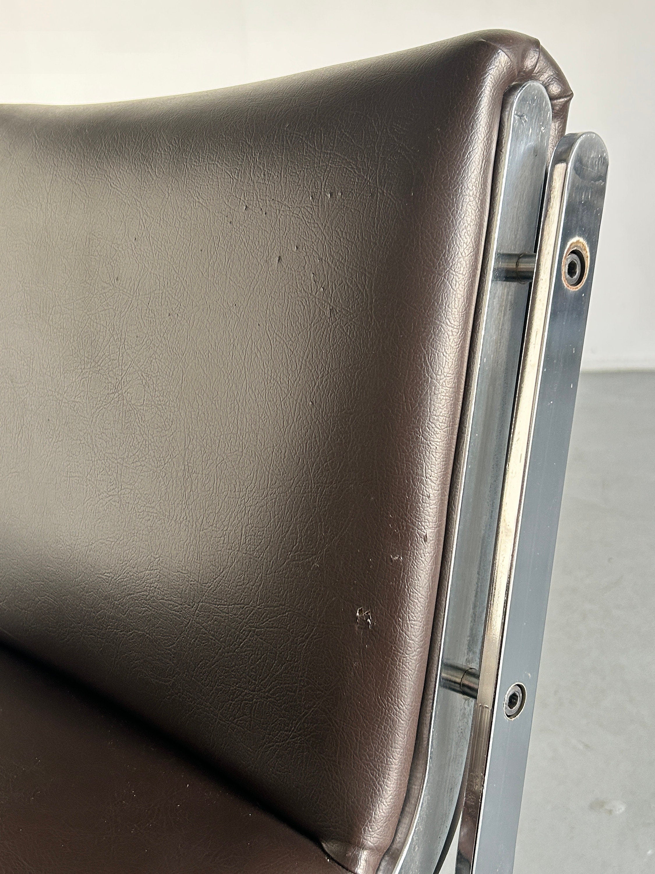 Italian Space Age Cantilever Lounge Chair, 1970s