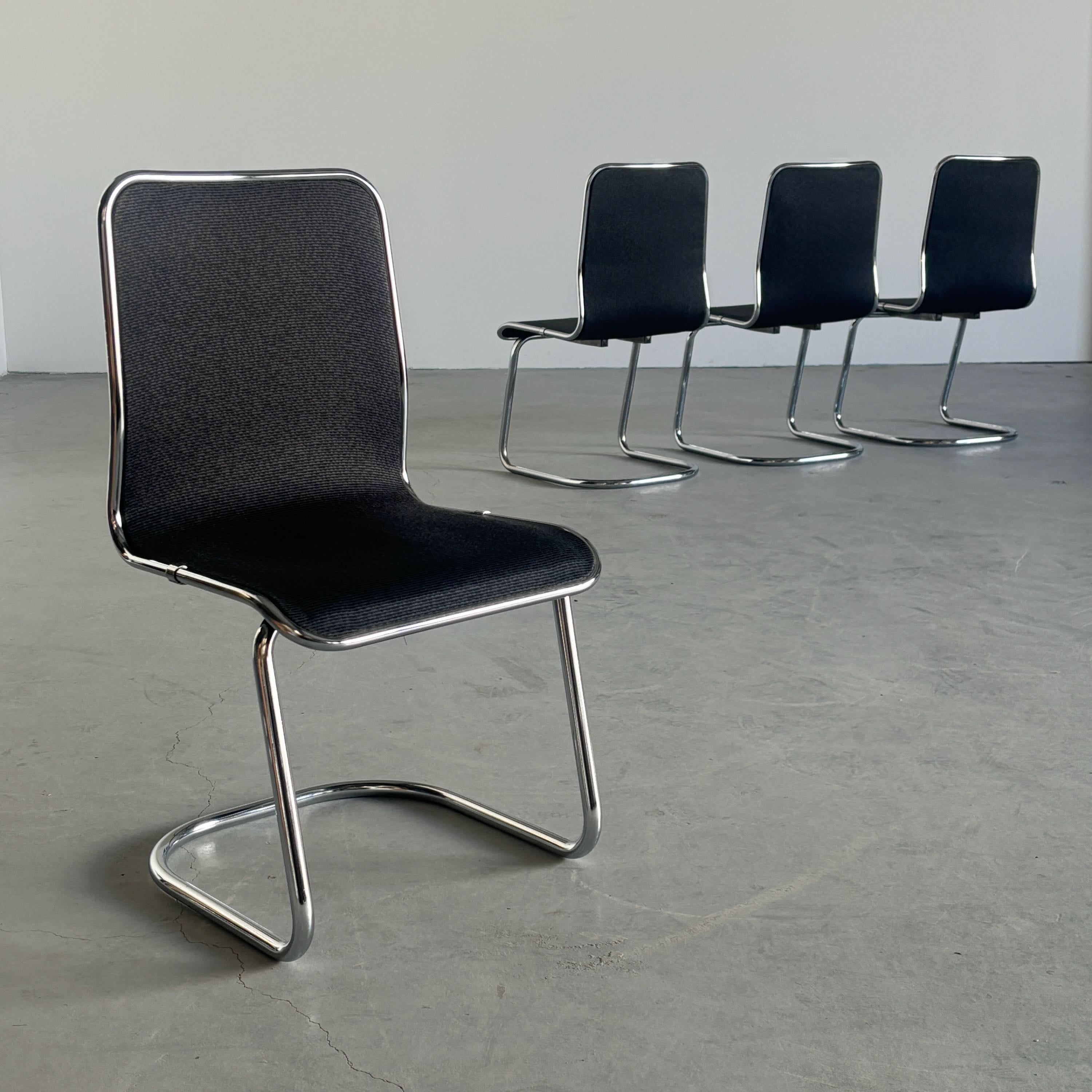‘Taro’ Cantilever Dining Chairs by Tacke Sitzmobel