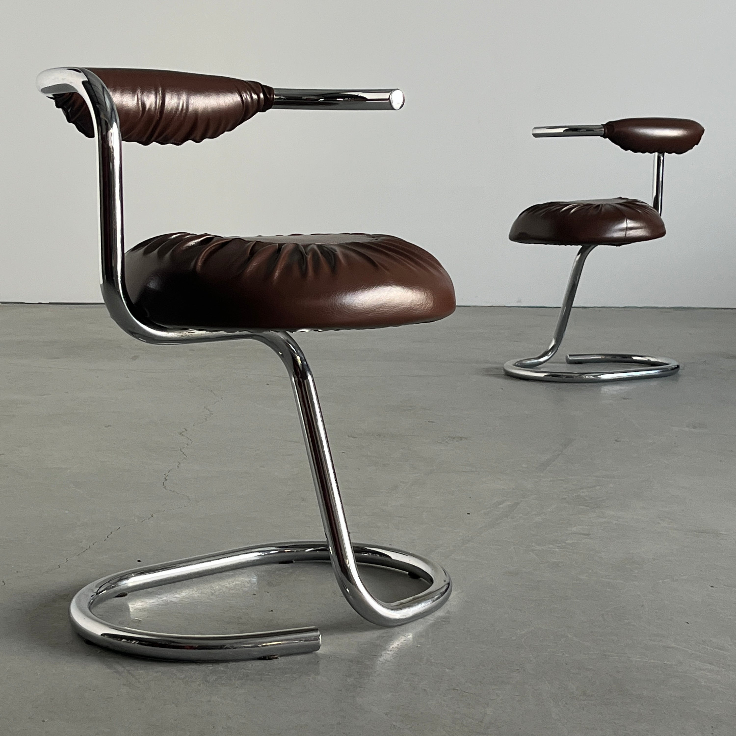 ‘Cobra’ Chairs by Giotto Stoppino