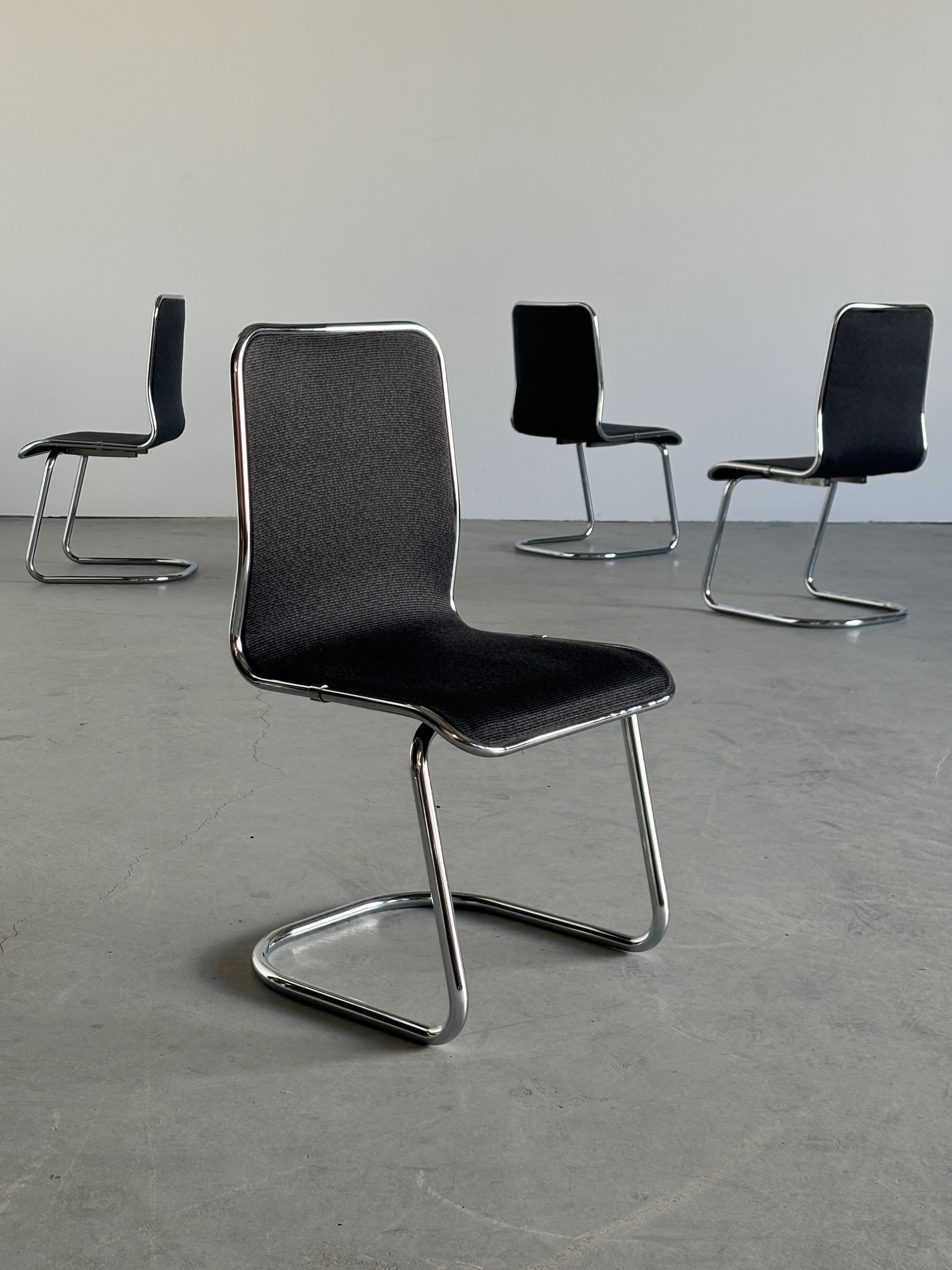 ‘Taro’ Cantilever Dining Chairs by Tacke Sitzmobel