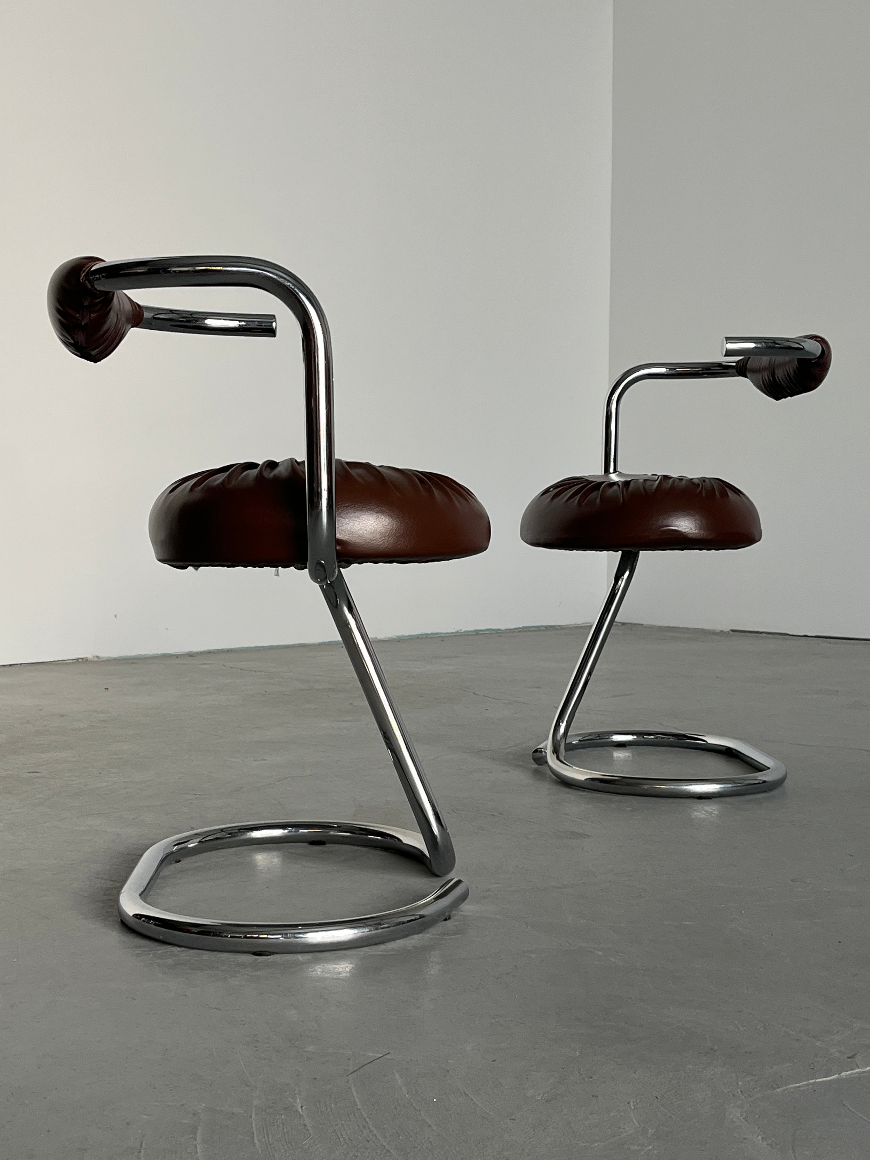 ‘Cobra’ Chairs by Giotto Stoppino