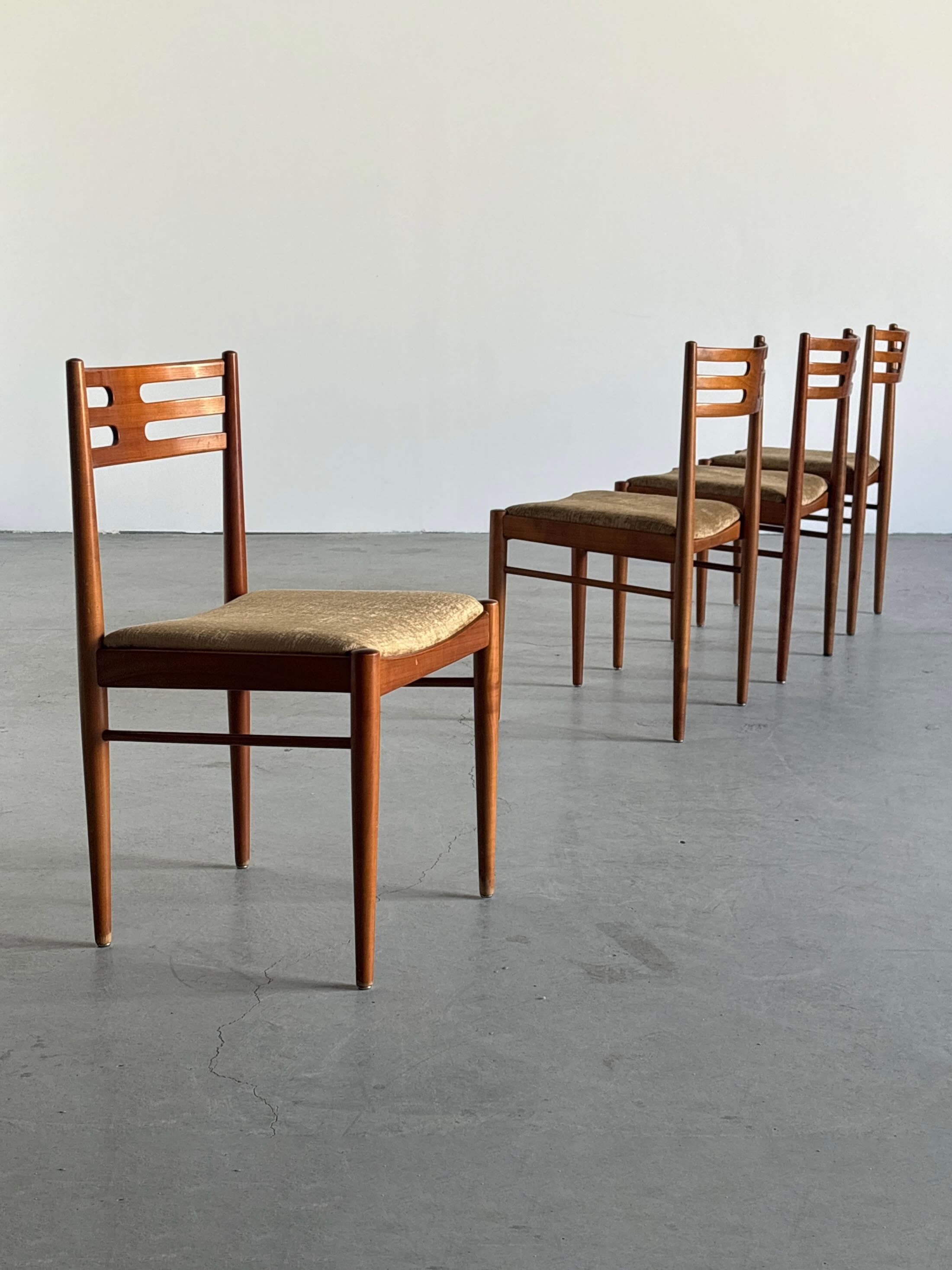 Danish Mid-Century Dining Chairs in Teak Wood