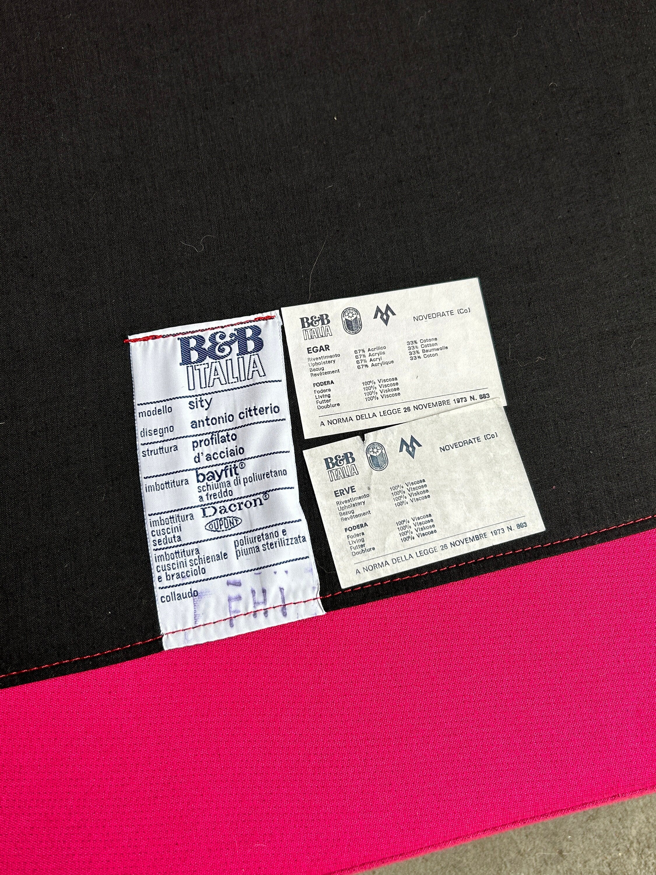 Memphis Design Postmodern 'Sity' Modular Sectional Sofa, Antonio Citterio for B&B Italia, 1972 / Rare and Early Original Production