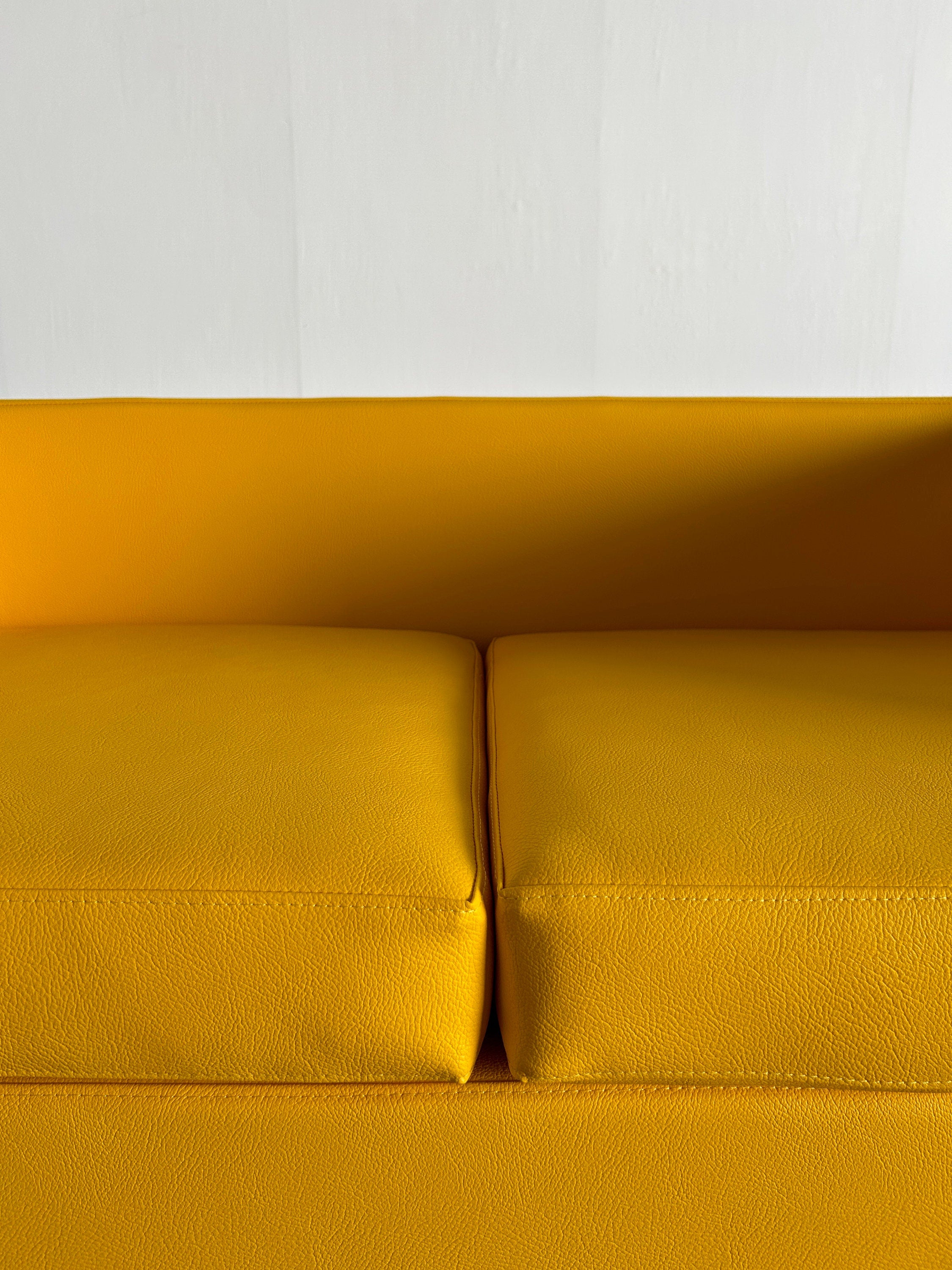 1960s Yellow "Throw-Away" Sofa by Willie Landels for Zanotta in Reupholstered Faux Leather, Space Age, 1965