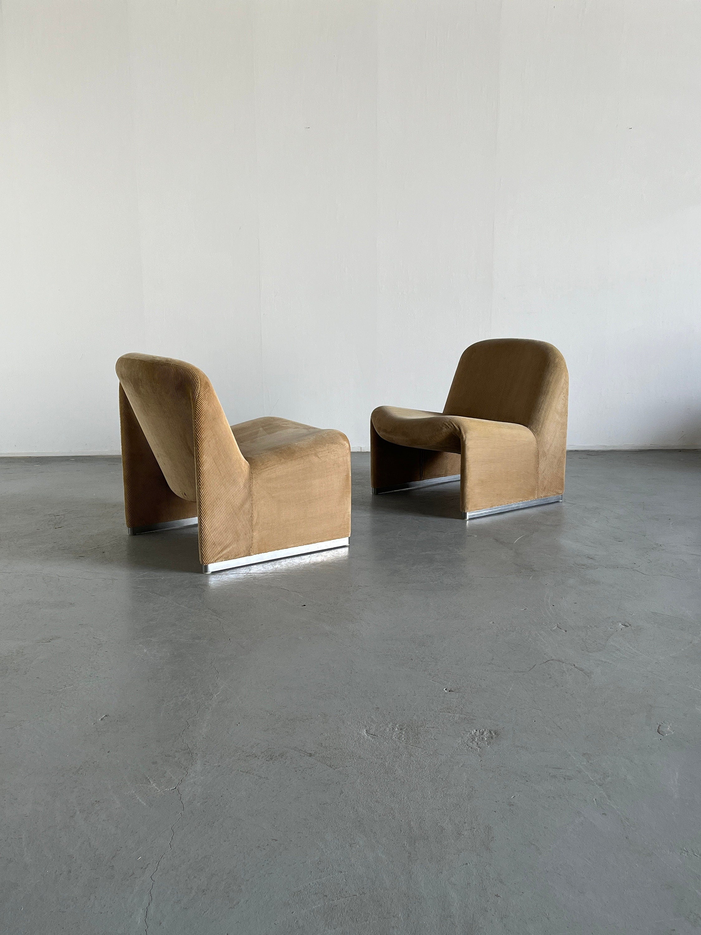 Iconic Alky chairs by Giancarlo Piretti for Anonima Castelli in Beige Cotton Corduroy , 1970s Italy