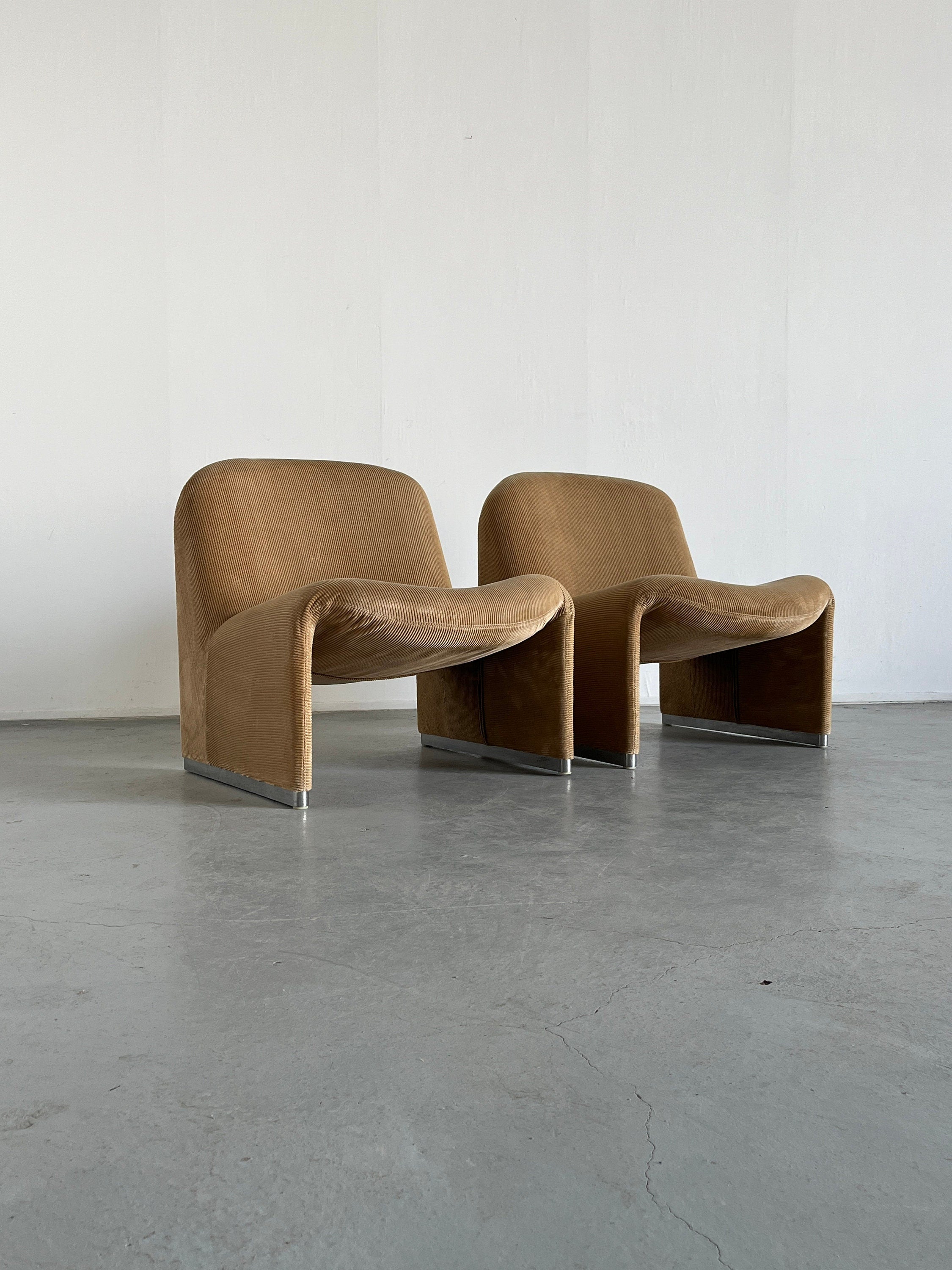 Iconic Alky chairs by Giancarlo Piretti for Anonima Castelli in Beige Cotton Corduroy , 1970s Italy