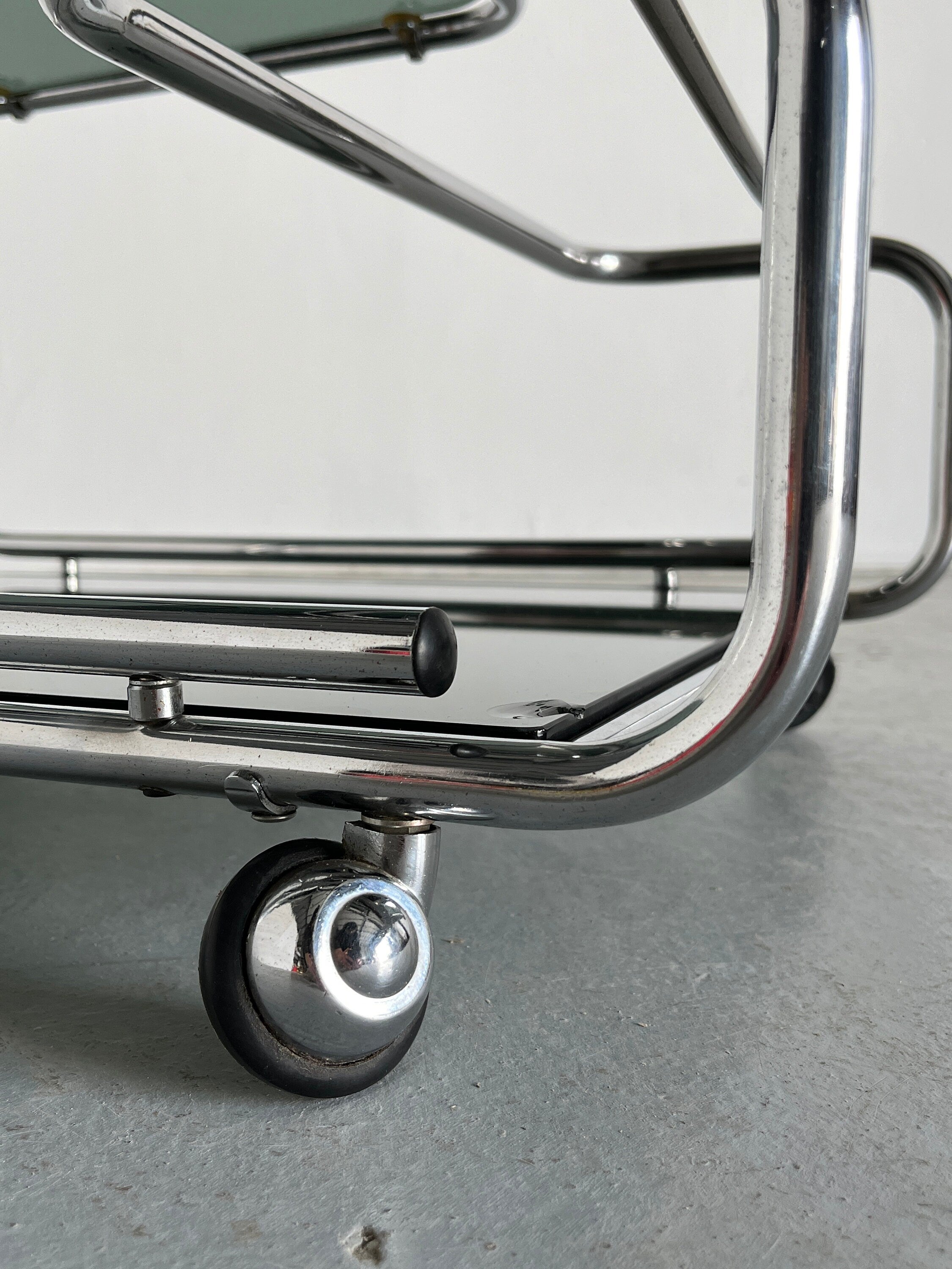 Mid-Century-Modern Serving Trolley