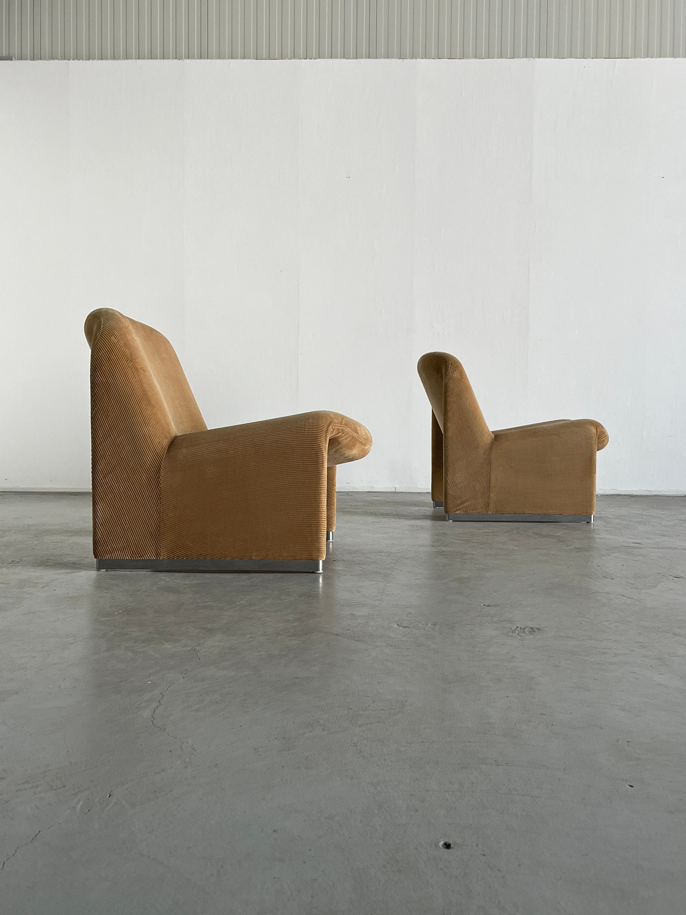 Iconic Alky chairs by Giancarlo Piretti for Anonima Castelli in Beige Cotton Corduroy , 1970s Italy