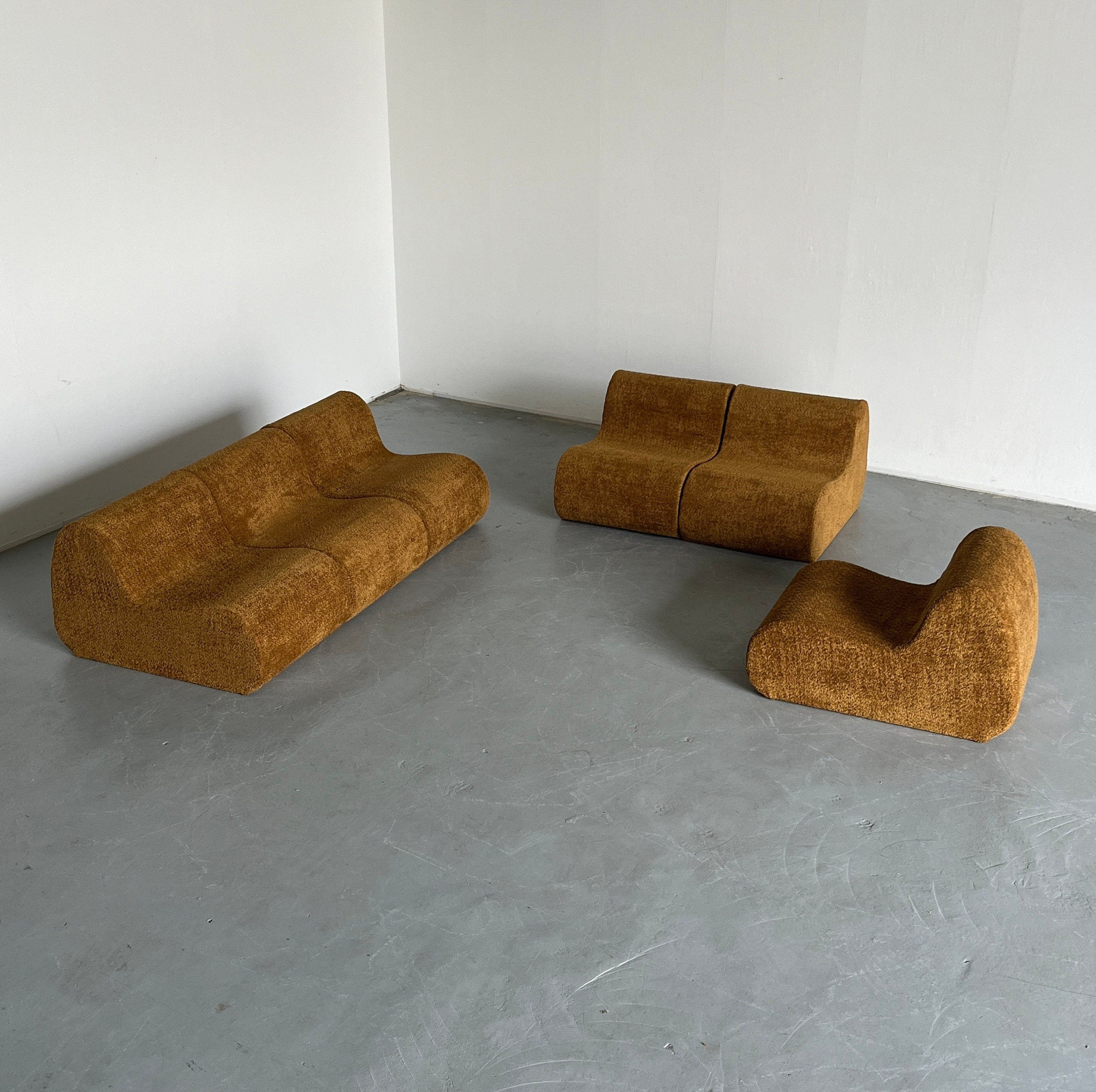 Italian Mid-Century-Modern Modular Sofa or Seating Set in Ochre Boucle, 1970s Italy