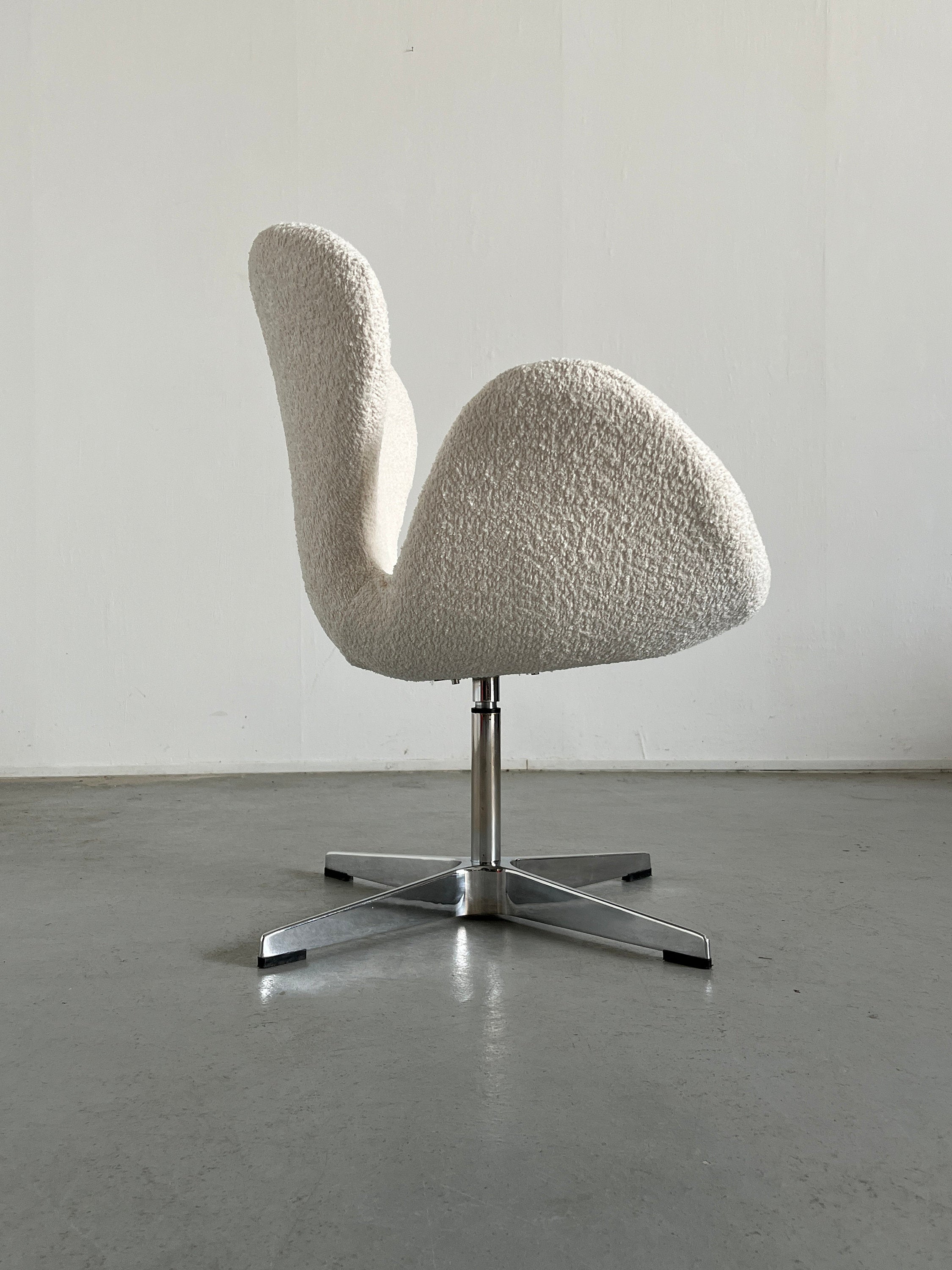 Swivel Armchair in style of Arne Jacobsen 'Swan' Chair, White Boucle