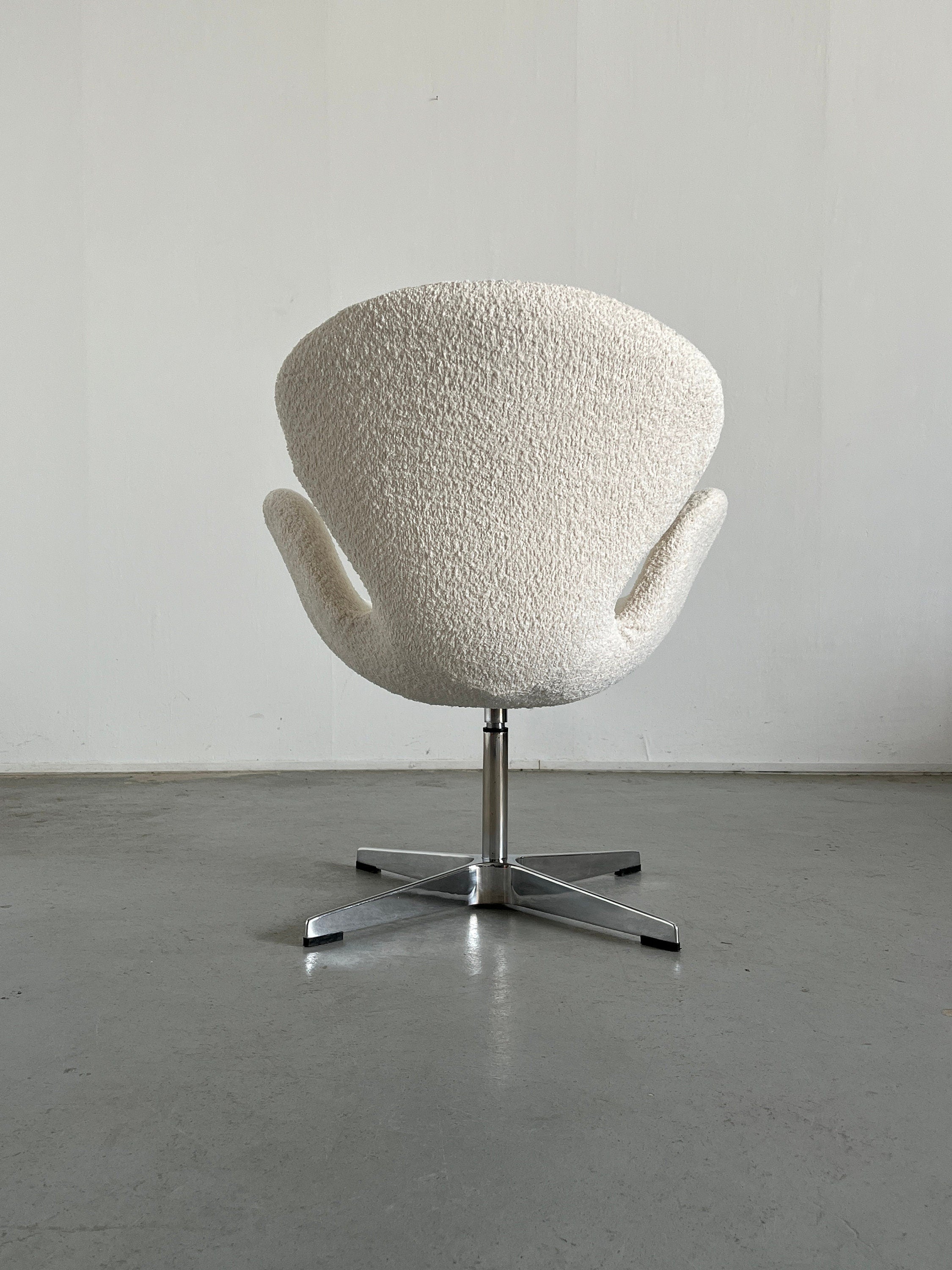 Swivel Armchair in style of Arne Jacobsen 'Swan' Chair, White Boucle