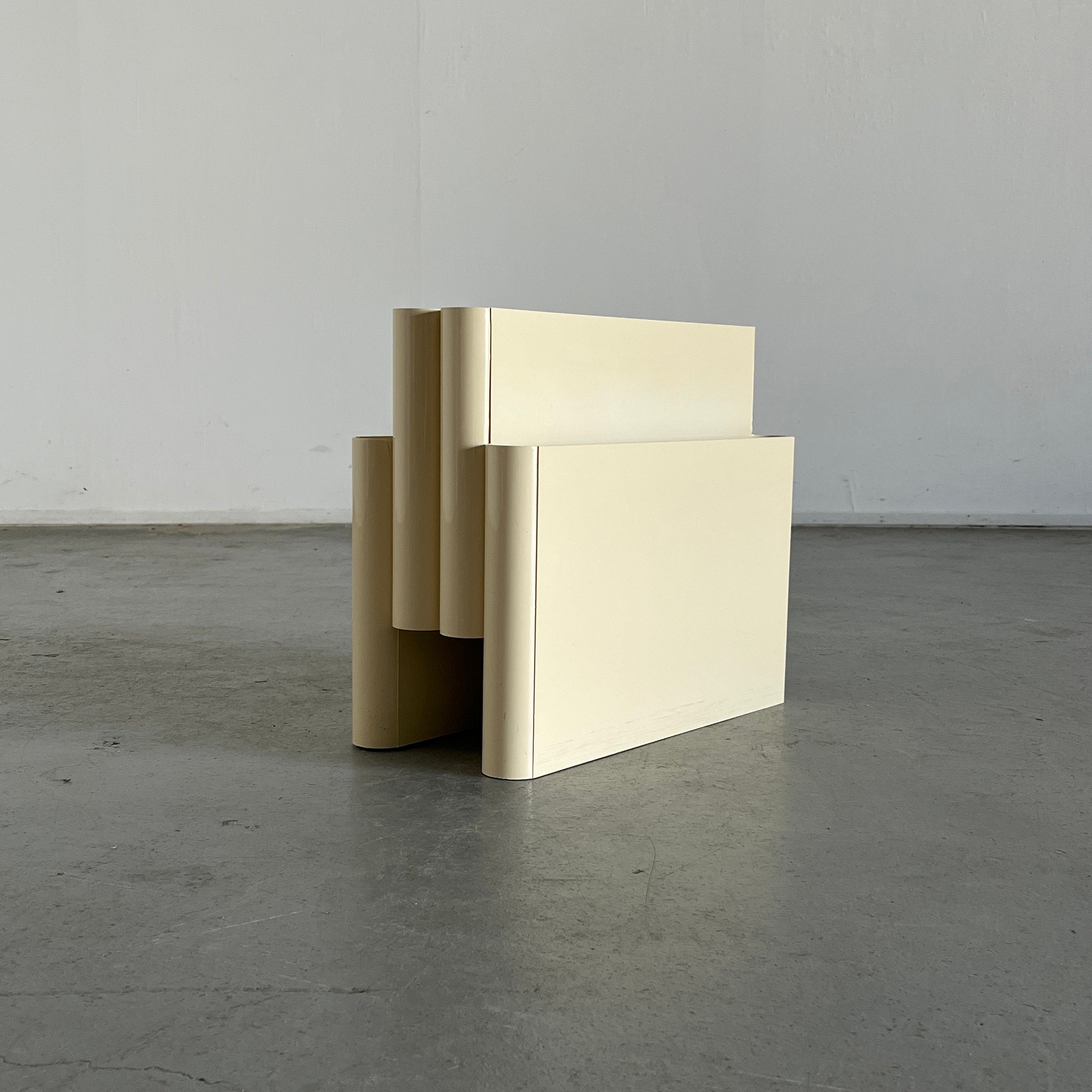 Kartell Mod. 4676 Magazine Rack by Giotto Stoppino