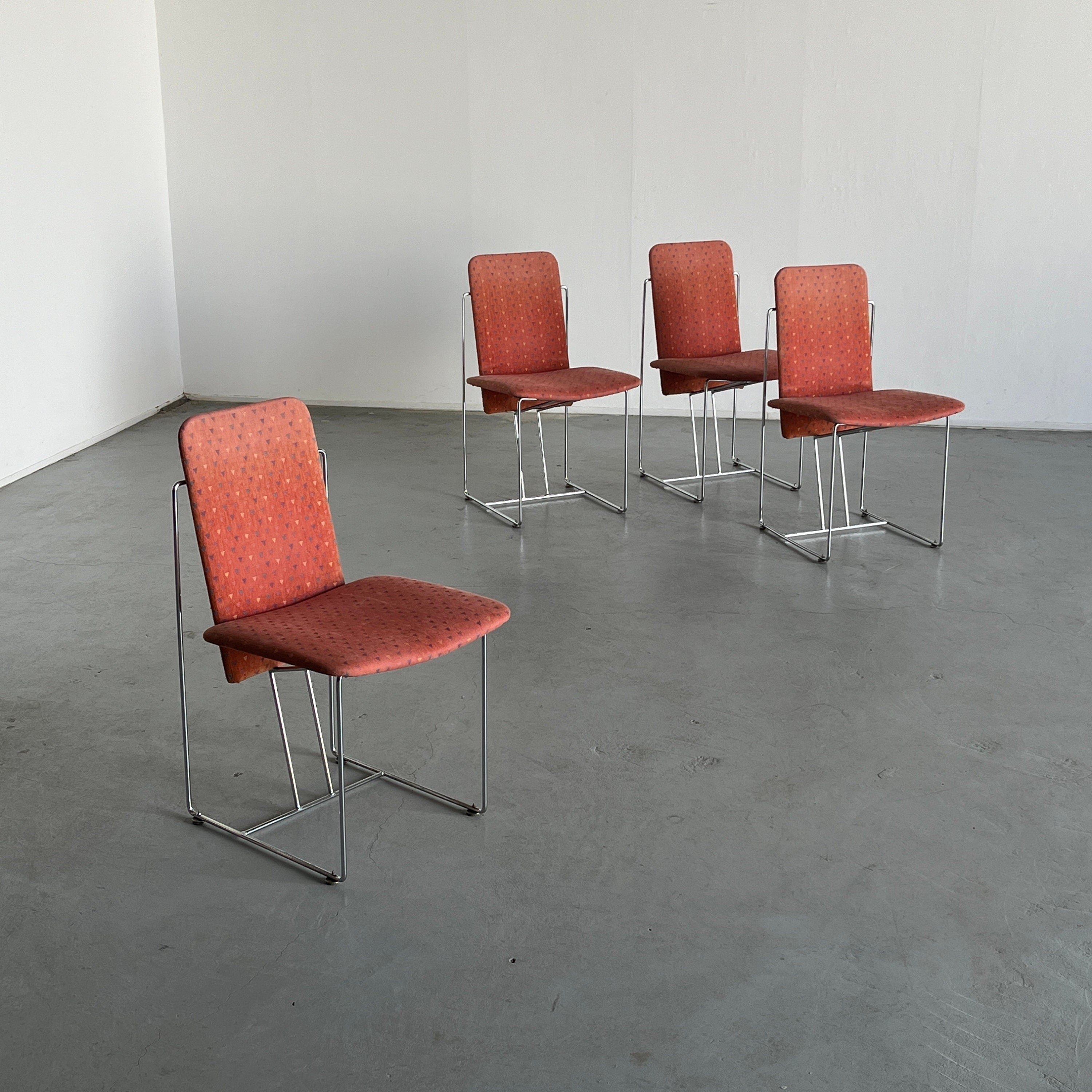 Set of 4 Space Age Chairs in Chrome and Pink Geometrical Pattern Upholstery, 1980s Italy