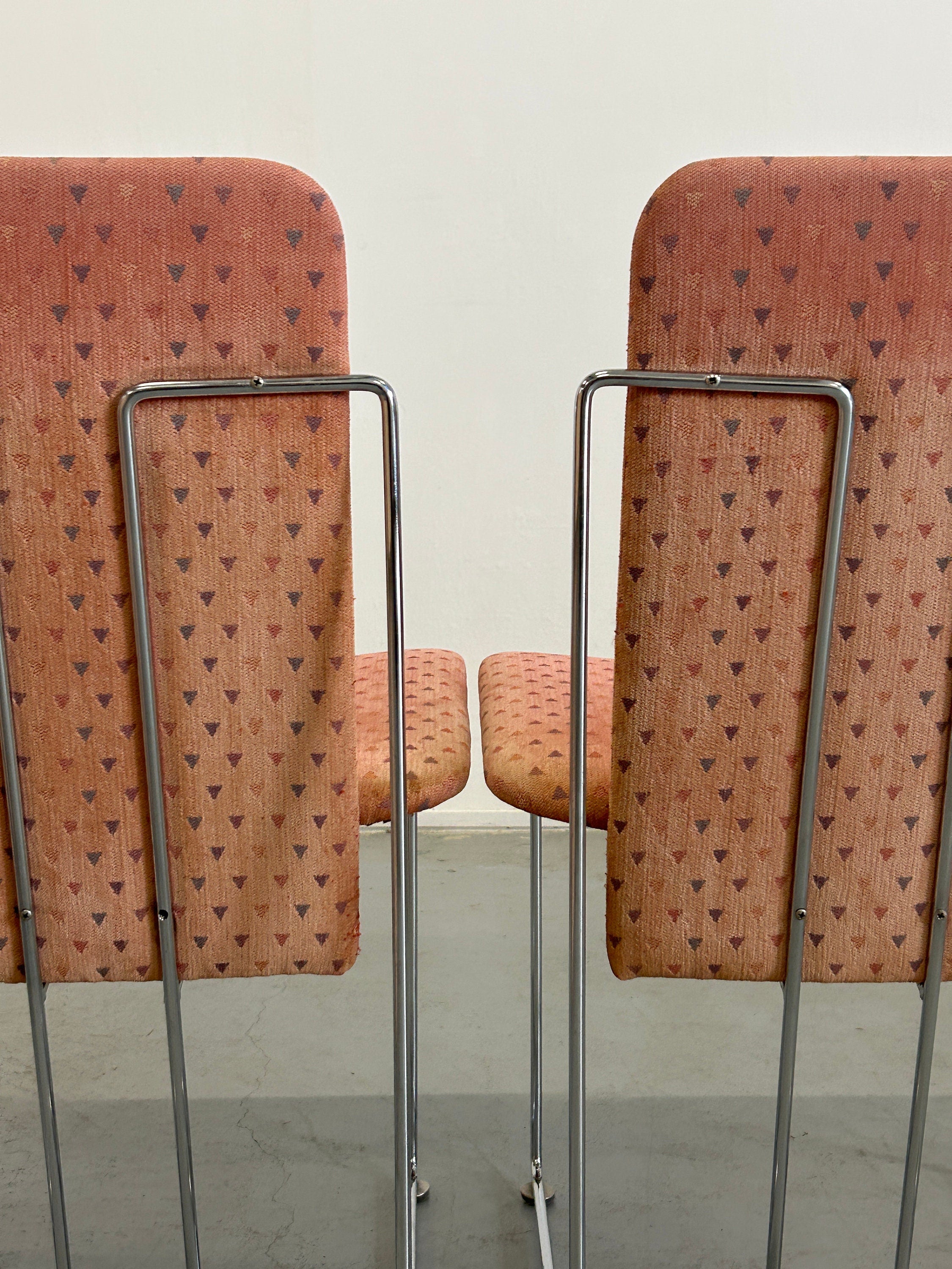 Set of 4 Space Age Chairs in Chrome and Pink Geometrical Pattern Upholstery, 1980s Italy