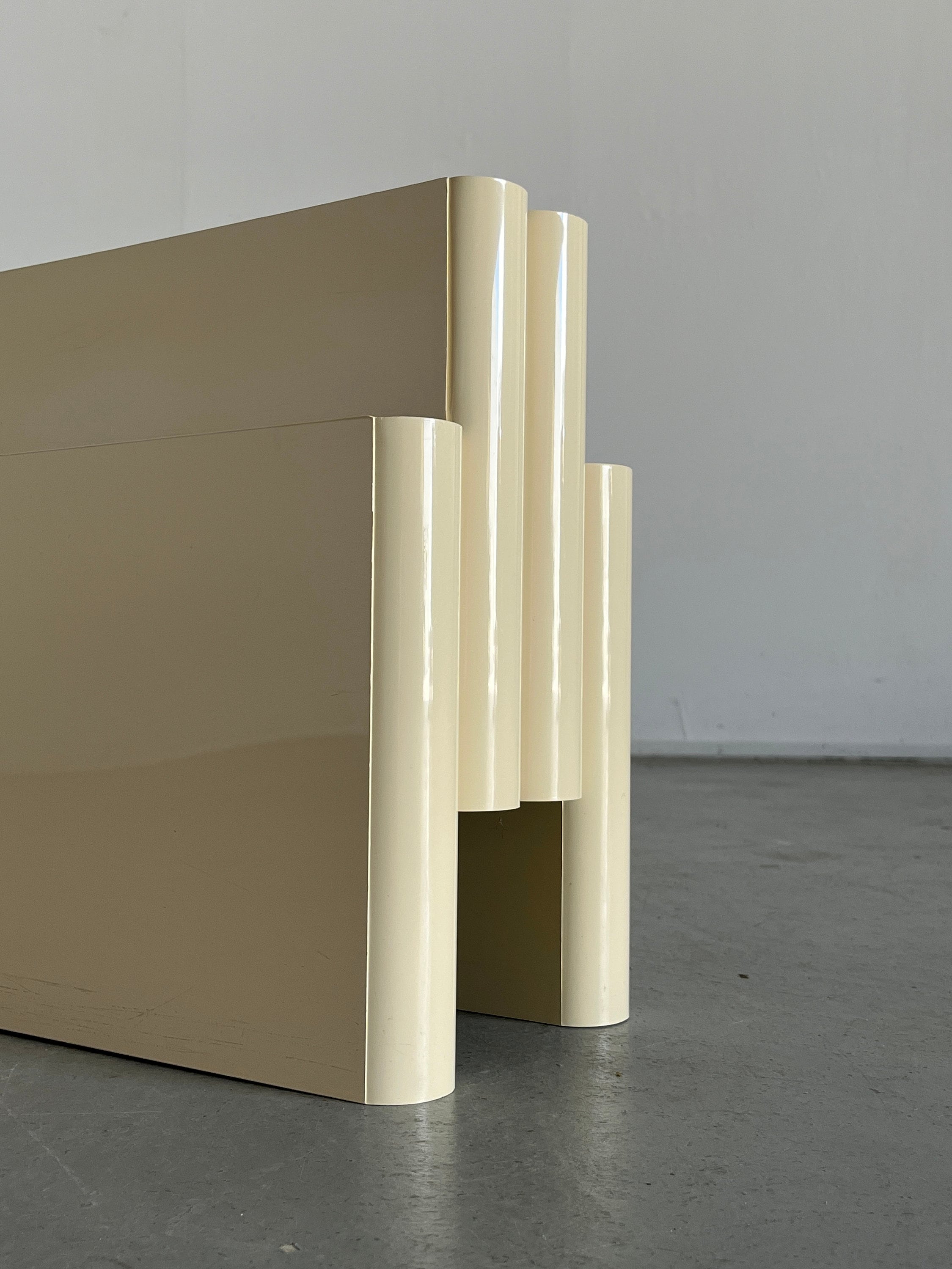 Kartell Mod. 4676 Magazine Rack by Giotto Stoppino