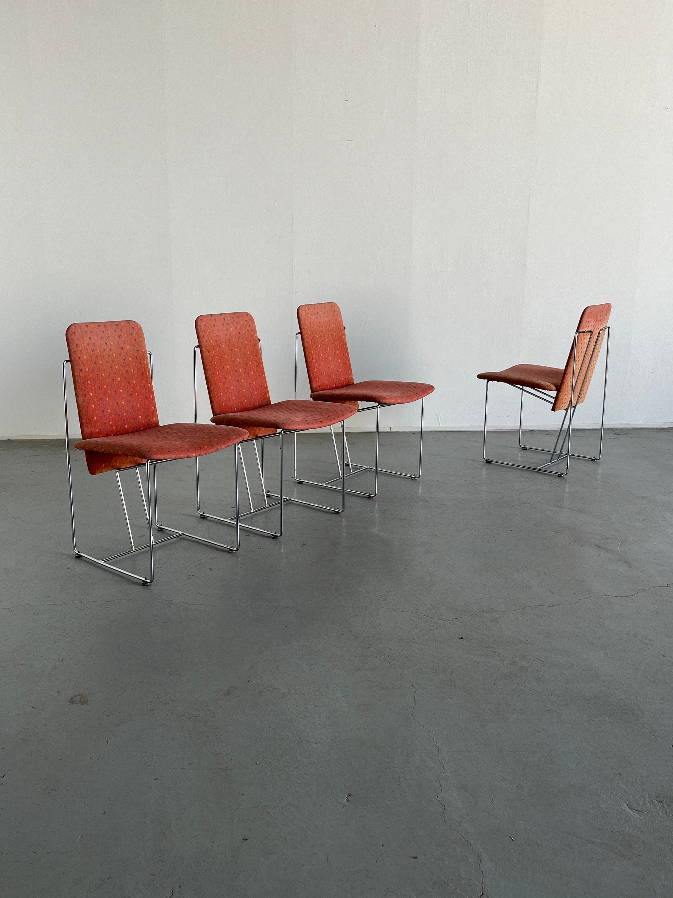 Set of 4 Space Age Chairs in Chrome and Pink Geometrical Pattern Upholstery, 1980s Italy