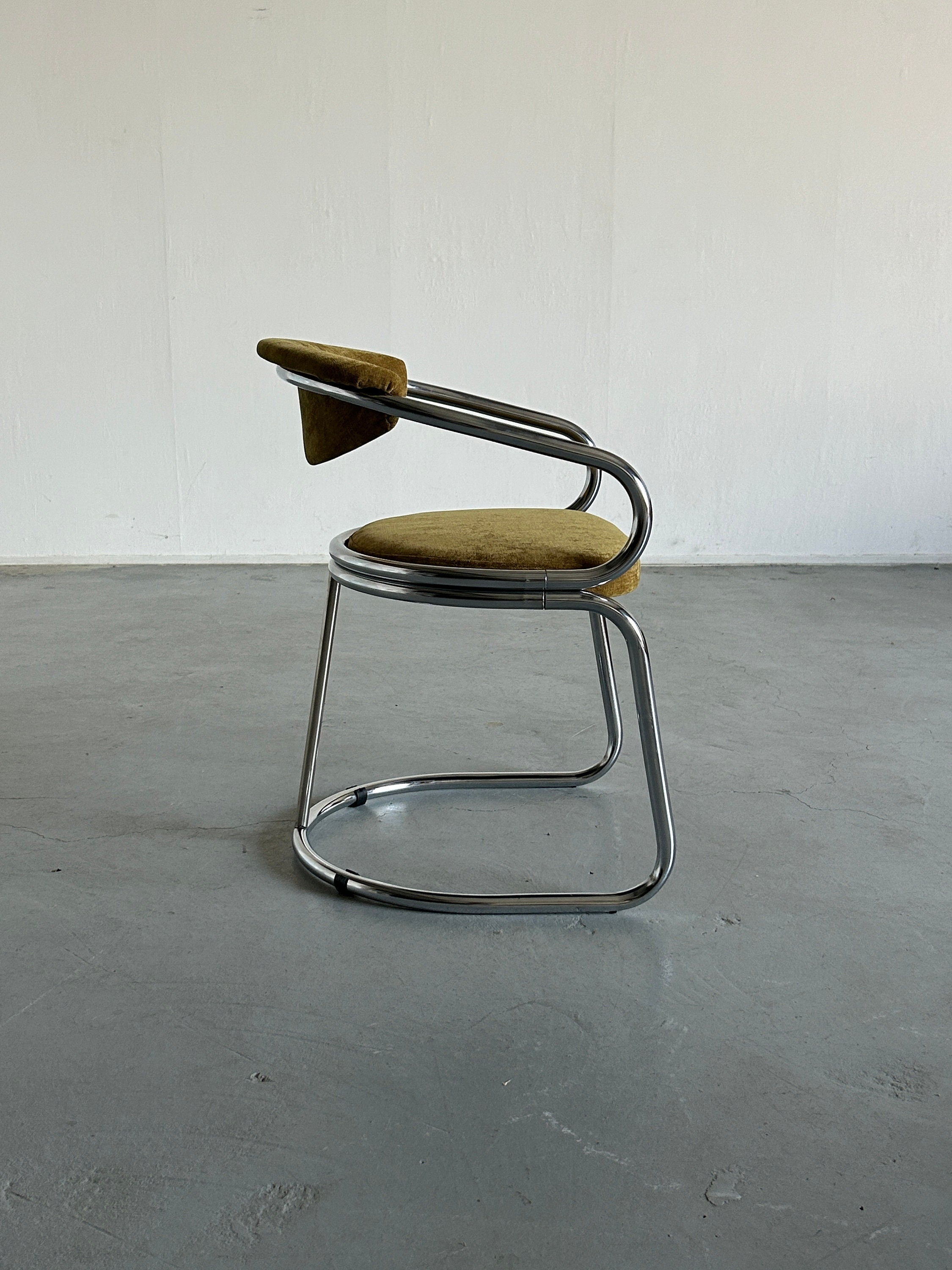 Italian Space Age Chromed Tubular Steel Cantilever Chair, 1980s Italy