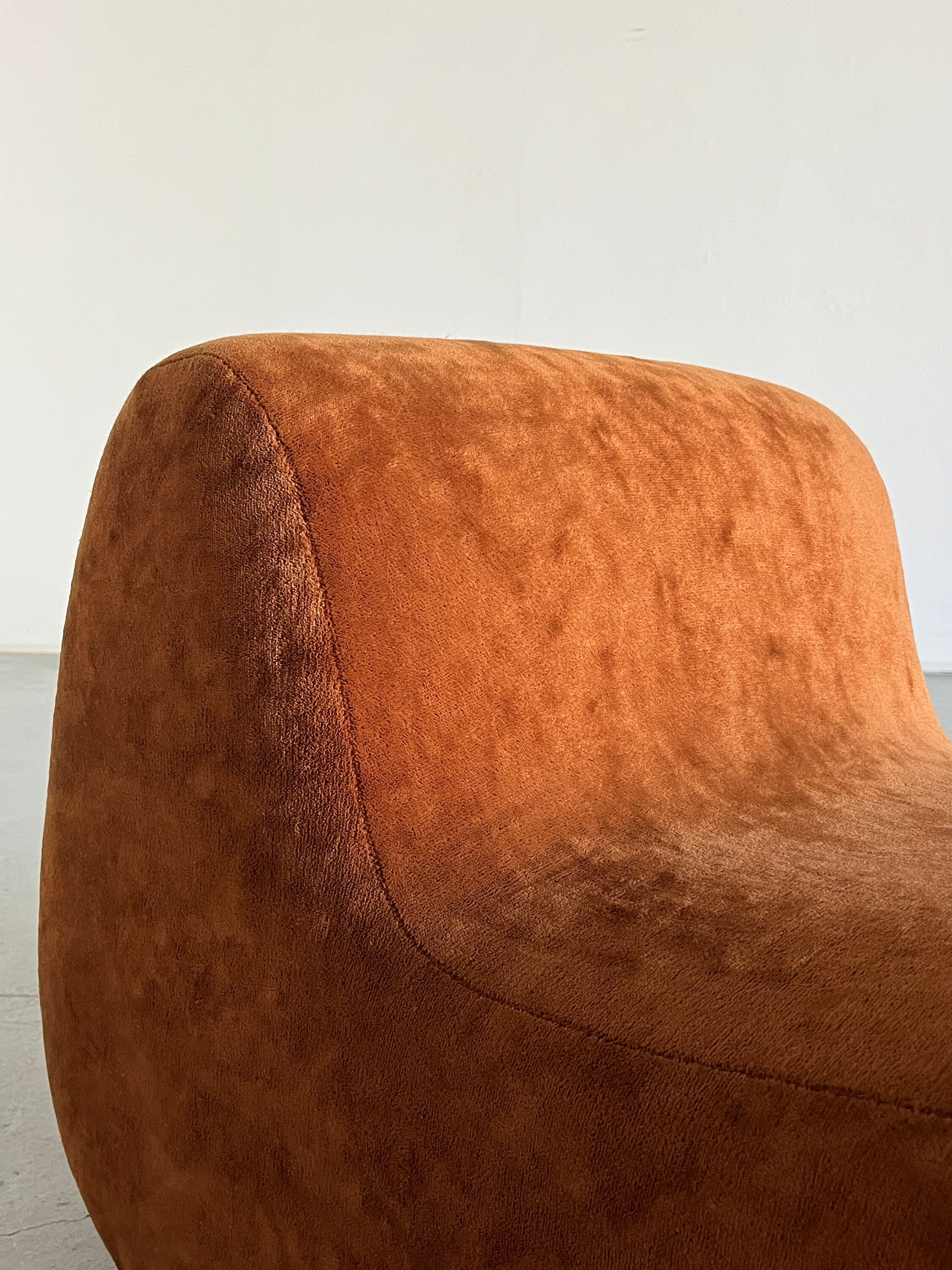 Mid-Century-Modern Lounge Chair in Velvet Fabric, 1970s Italy