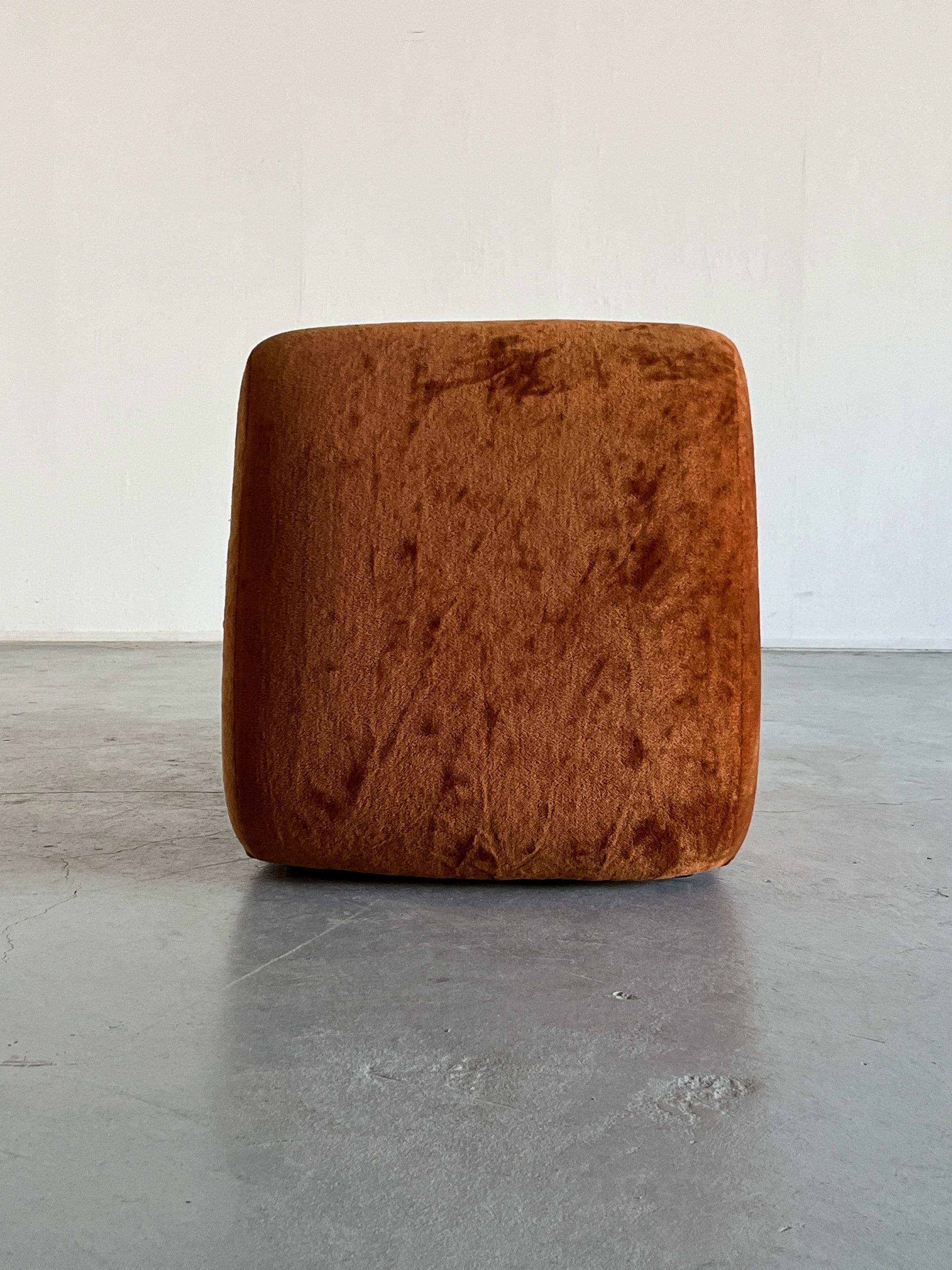 Mid-Century-Modern Lounge Chair in Velvet Fabric, 1970s Italy