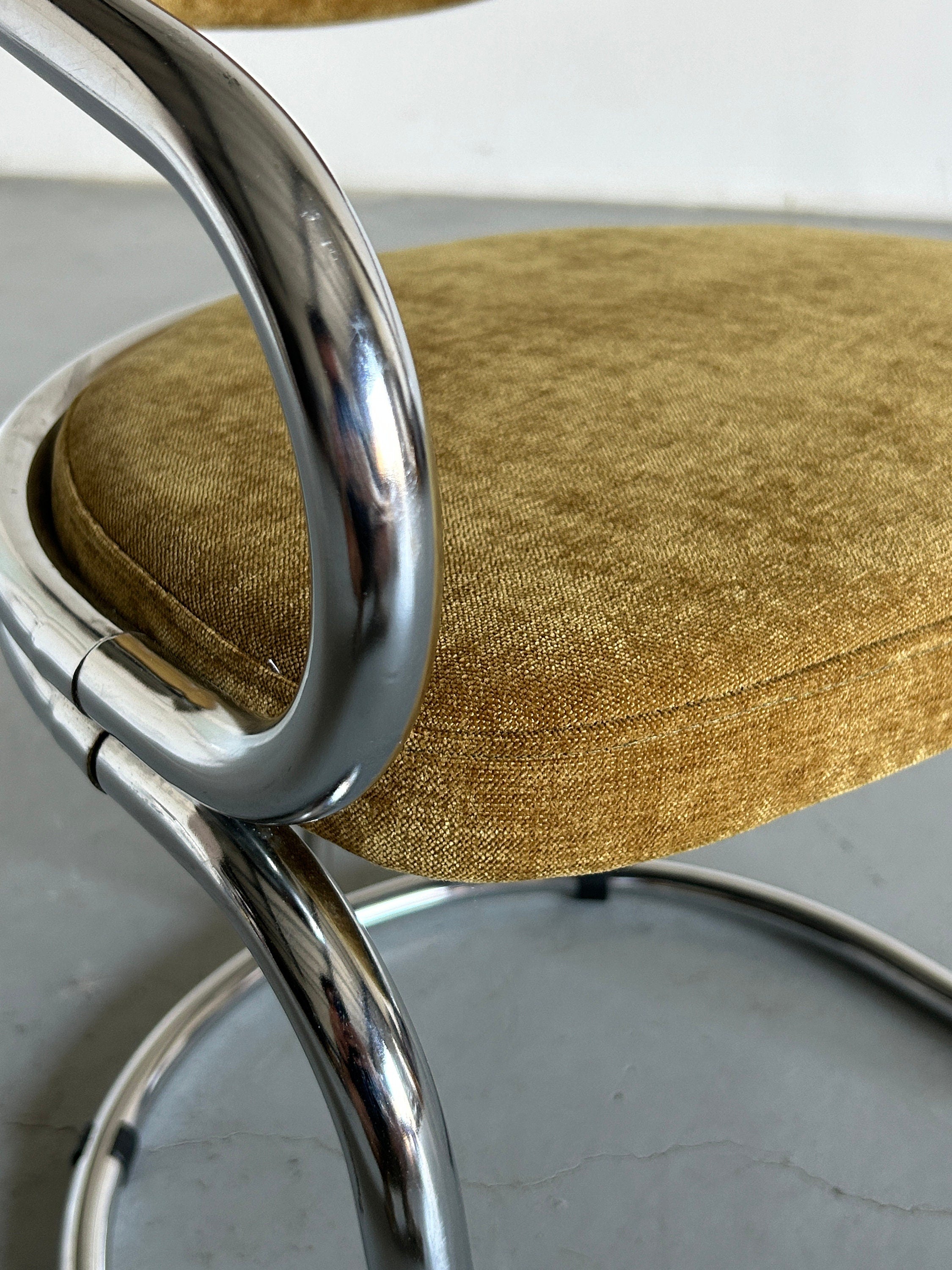 Italian Space Age Chromed Tubular Steel Cantilever Chair, 1980s Italy