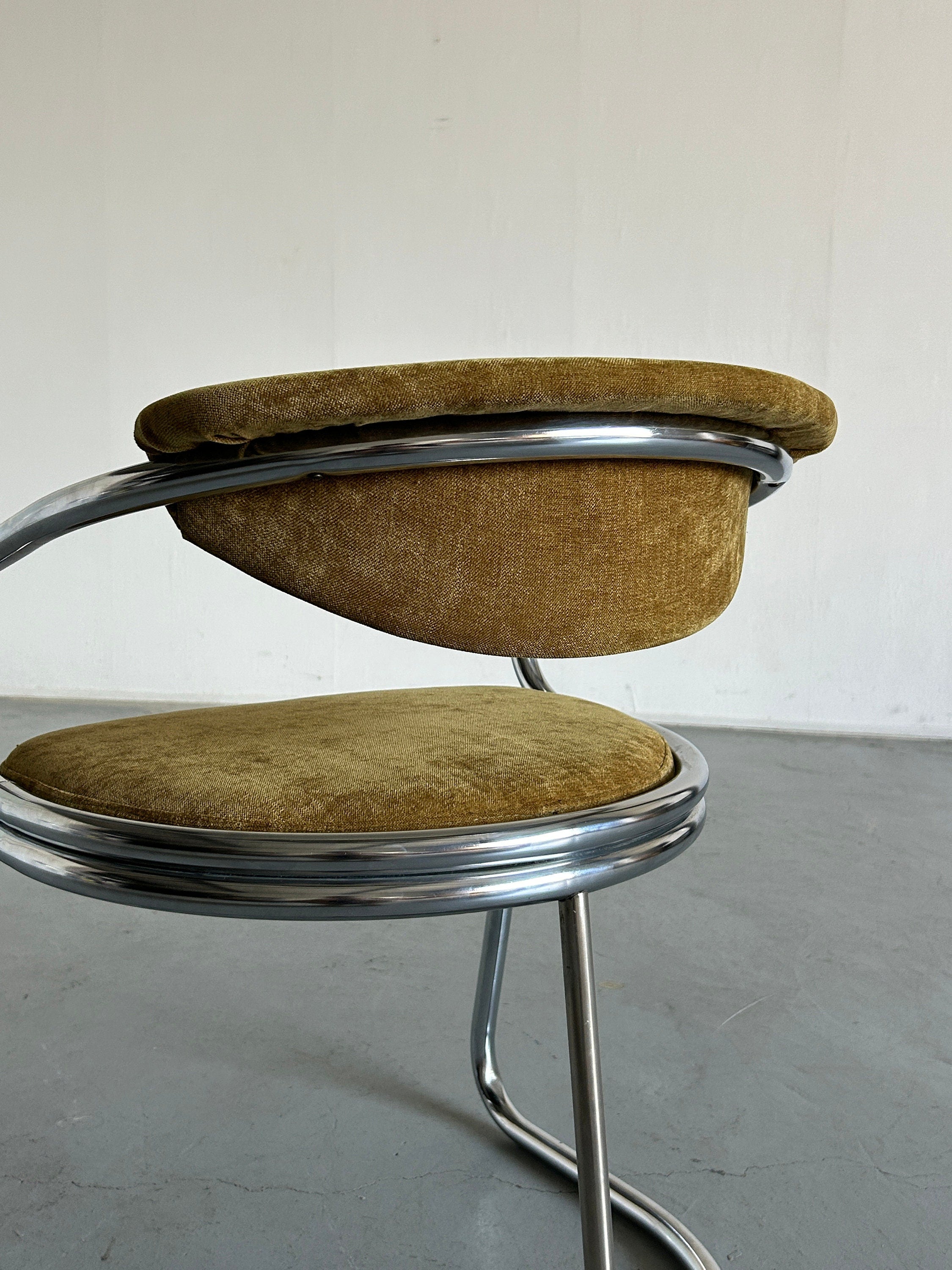 Italian Space Age Chromed Tubular Steel Cantilever Chair, 1980s Italy