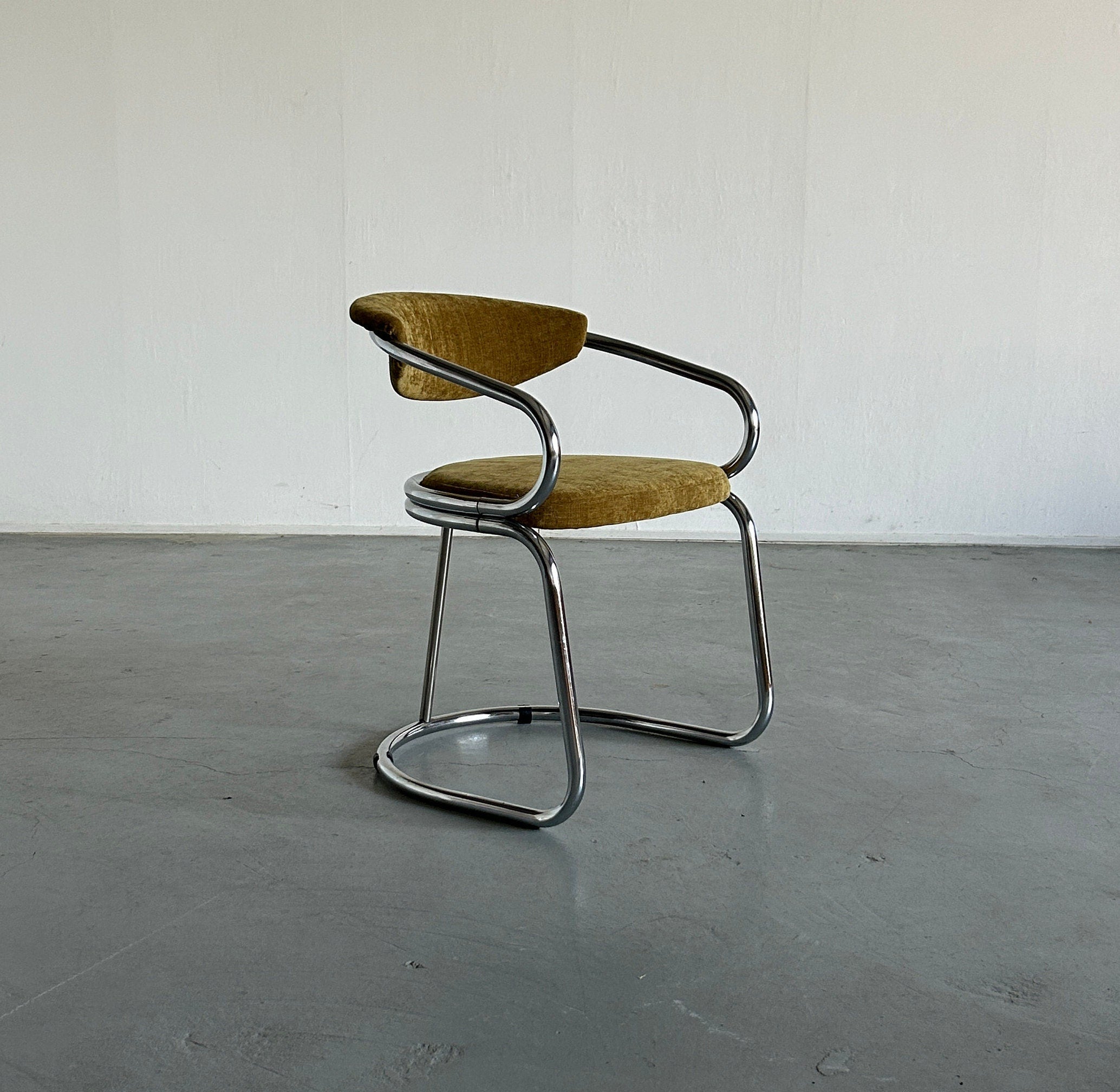 Italian Space Age Chromed Tubular Steel Cantilever Chair, 1980s Italy