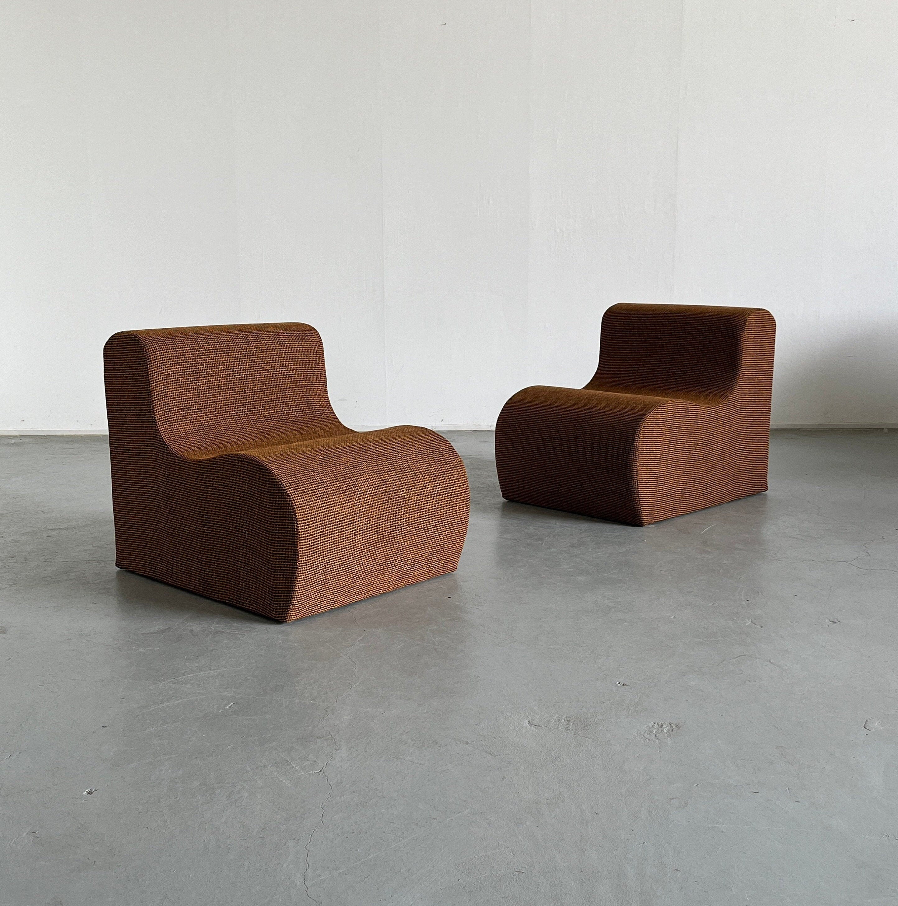 Pair of Vintage Italian Mid-Century-Modern Lounge Chairs or Club Chairs in Checkered Fabric, 1970s Italy