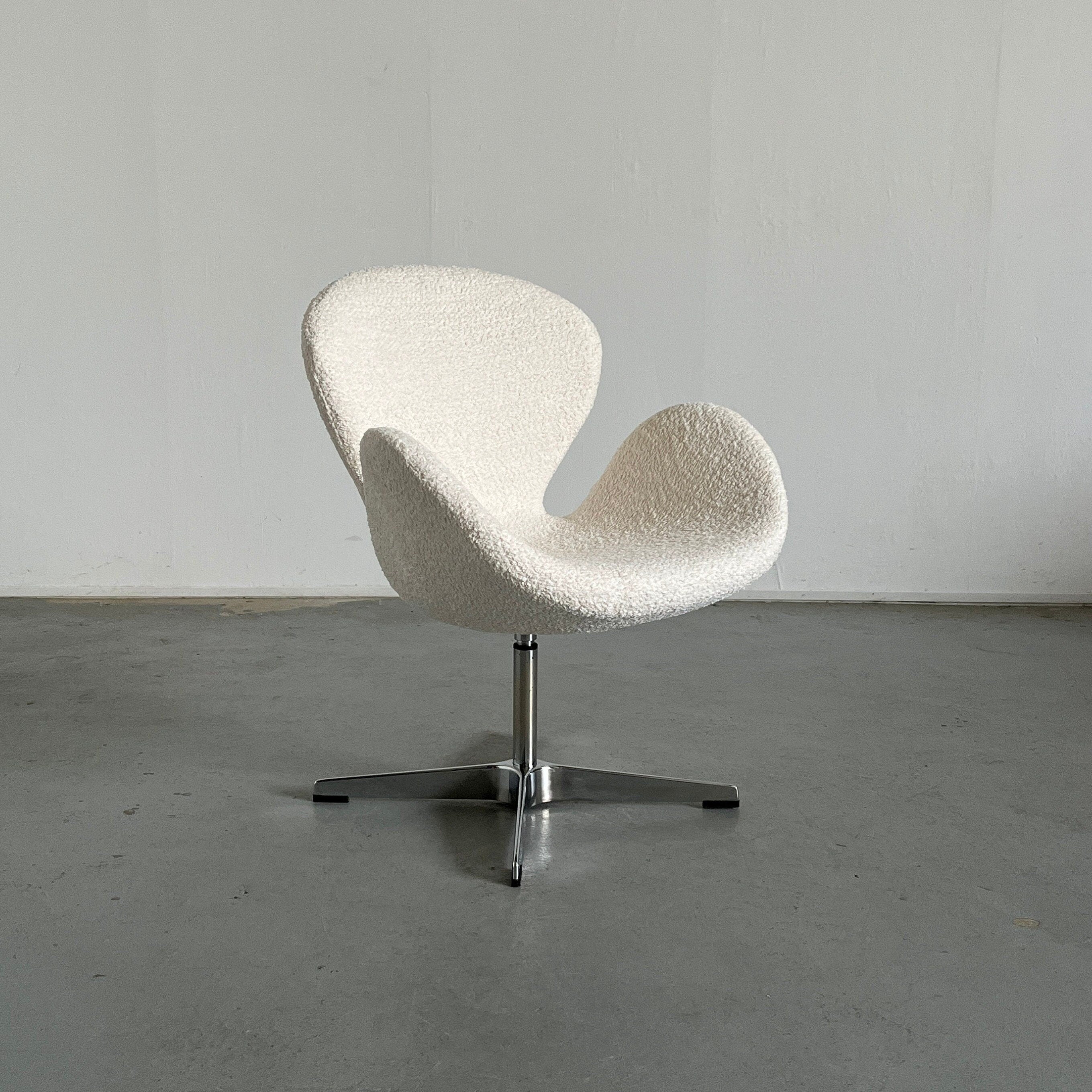 Swivel Armchair in style of Arne Jacobsen 'Swan' Chair, White Boucle