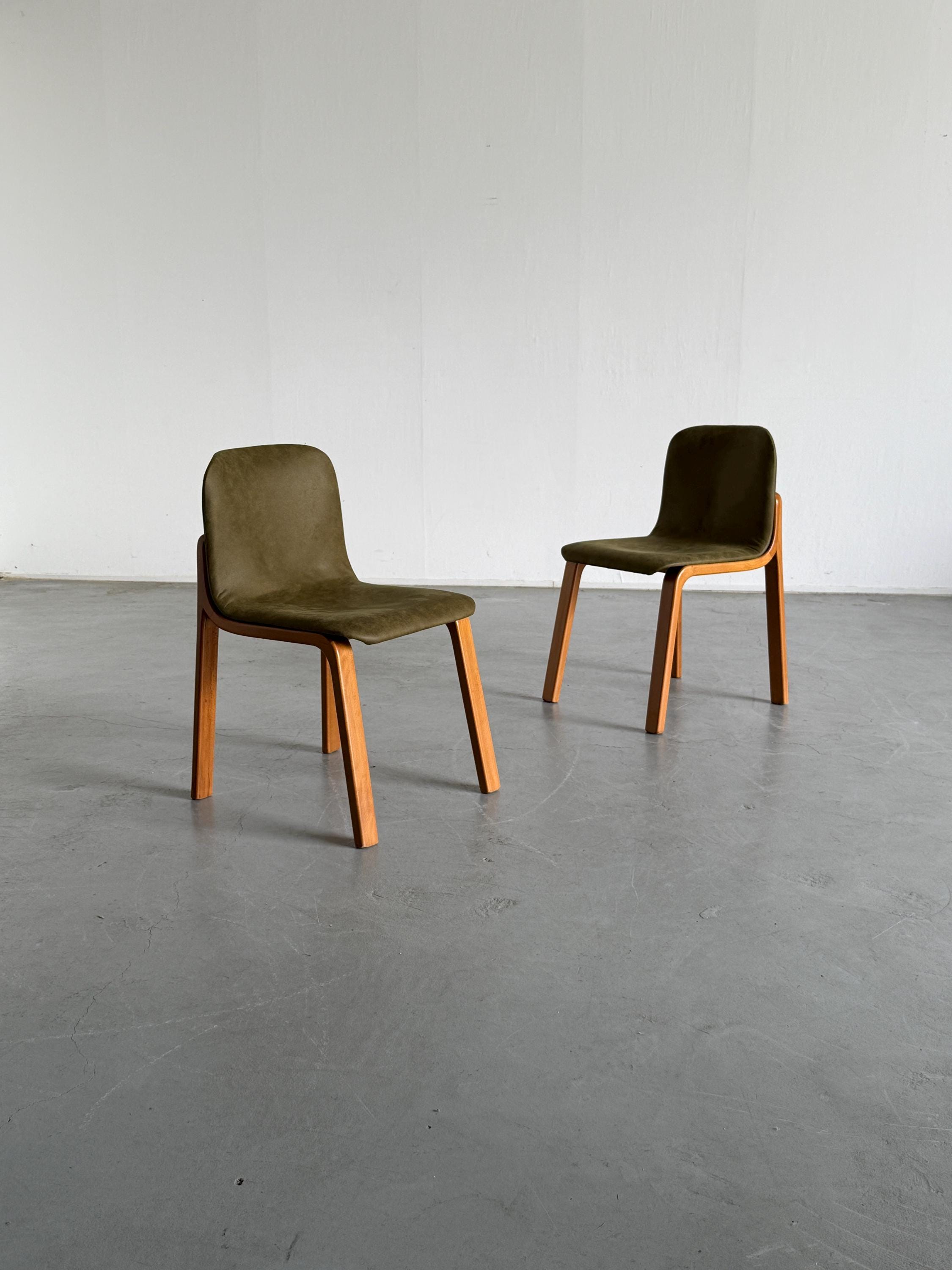 Pair of Elegant Bentwood Dining Chairs in Olive Green Padded Upholstery, 1970s