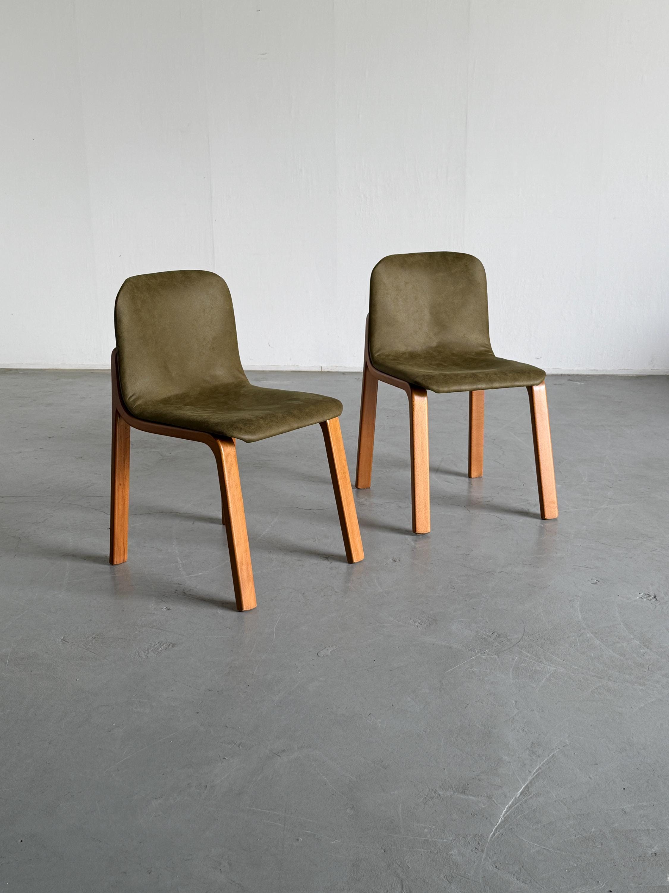 Pair of Elegant Bentwood Dining Chairs in Olive Green Padded Upholstery, 1970s