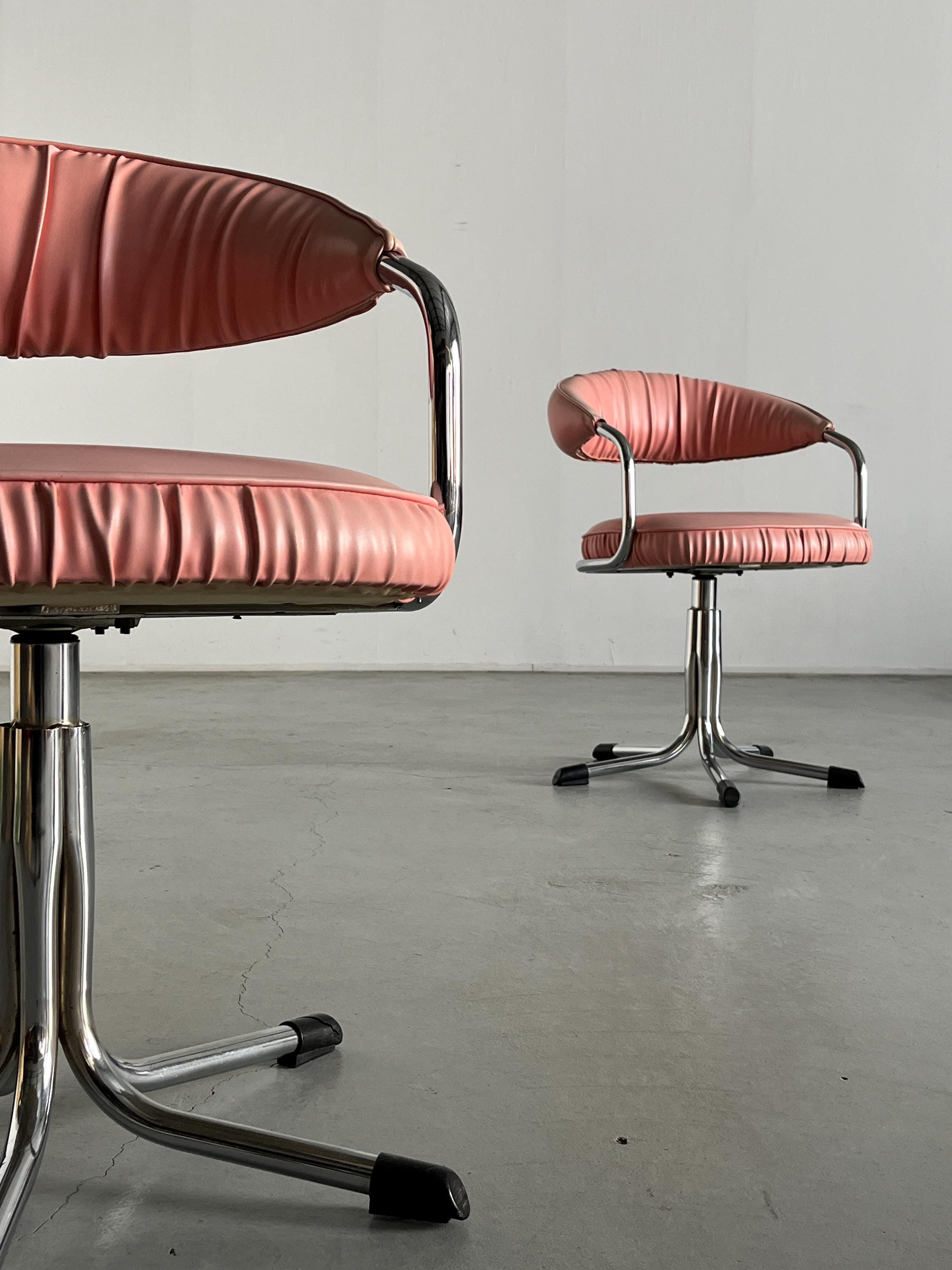 Swivel Armchairs in the style of Giotto Stoppino