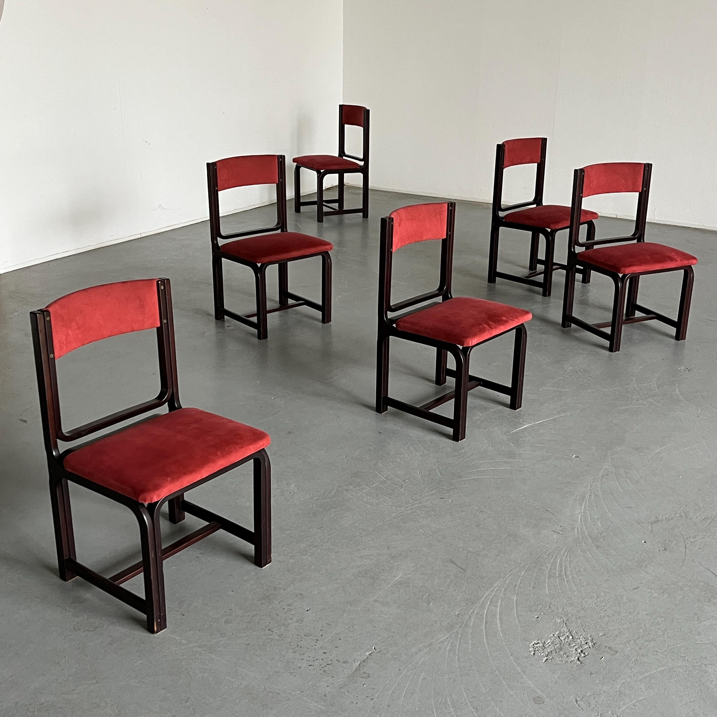 Sculptural Dining Chairs in Bourdeaux Upholstery and Walnut, 1970s