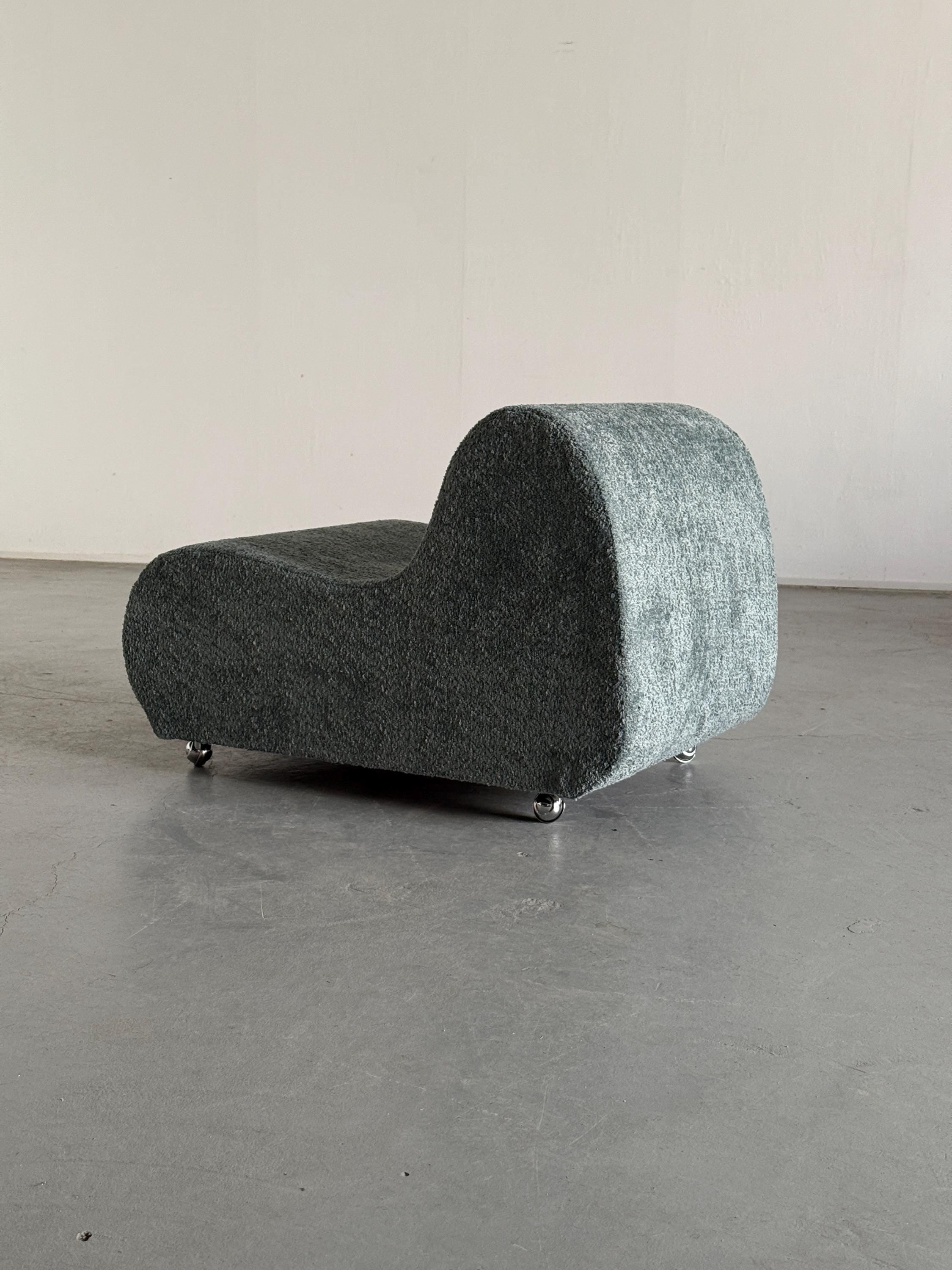 Italian Club Chair in Boucle Fabric, 1970s