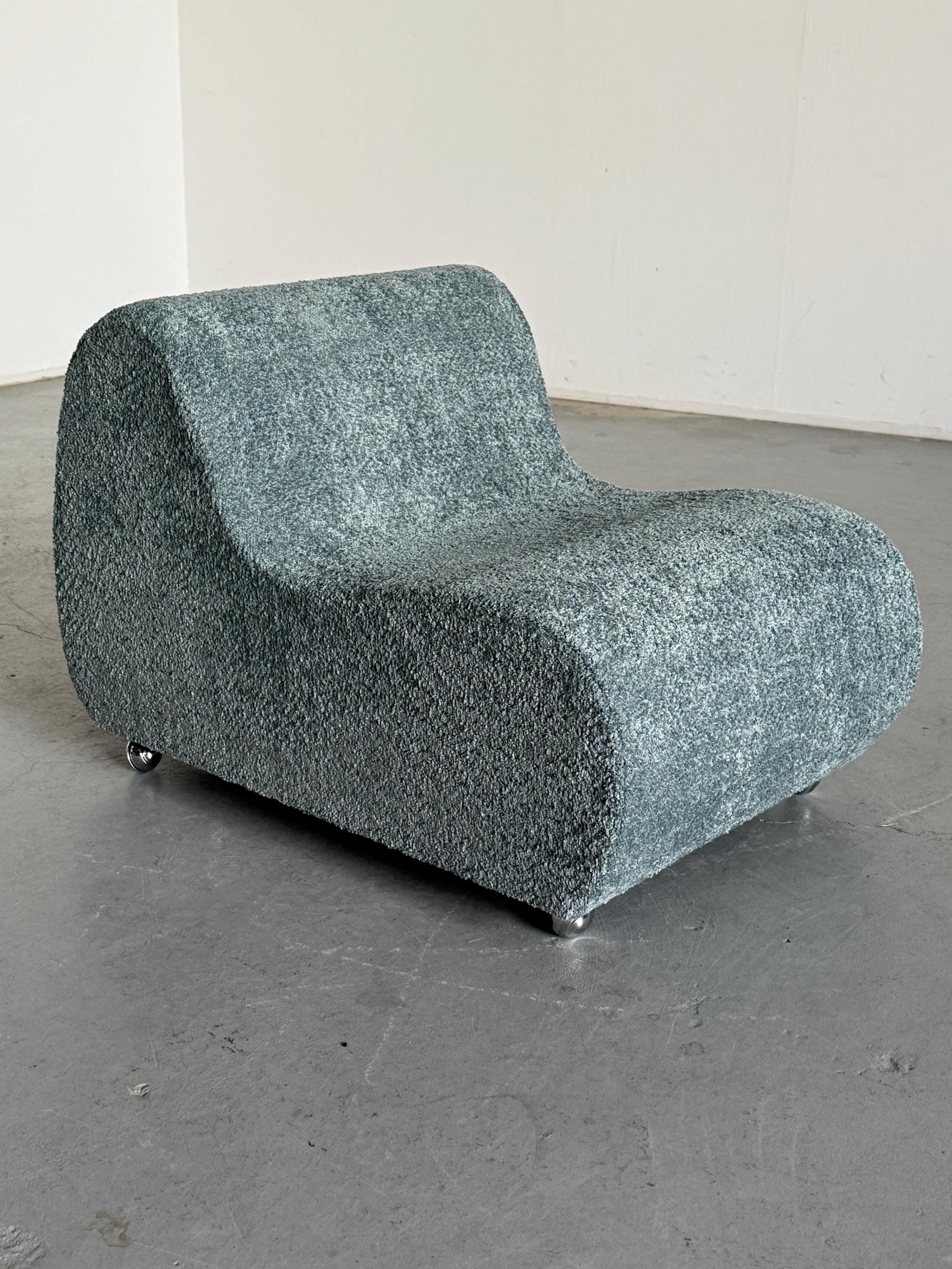 Italian Club Chair in Boucle Fabric, 1970s