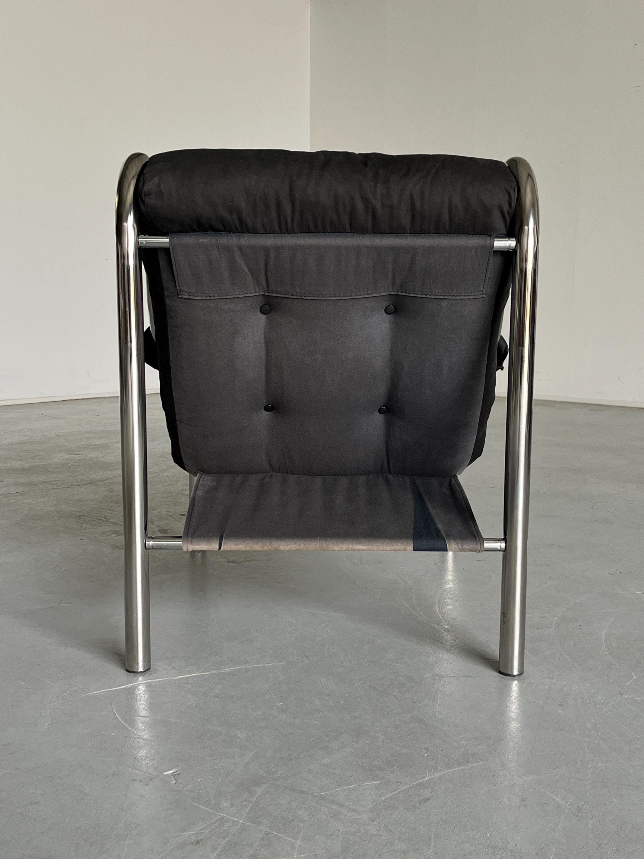 Vintage Mid-Century Modern Lounge Chair in Black Upholstery and Chrome Tubular Steel, Bauhaus Style, 1990s Italy