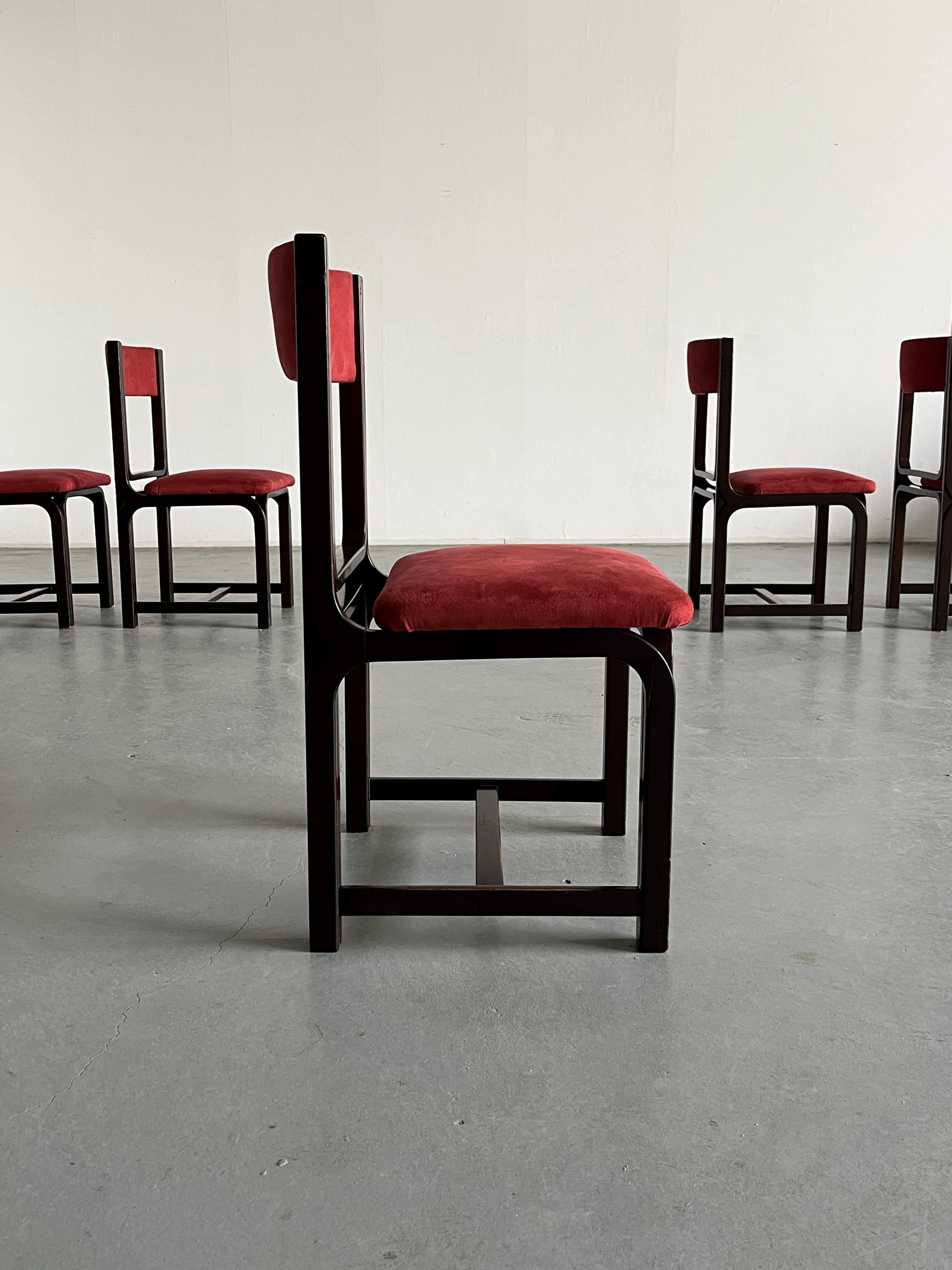 Sculptural Dining Chairs in Bourdeaux Upholstery and Walnut, 1970s