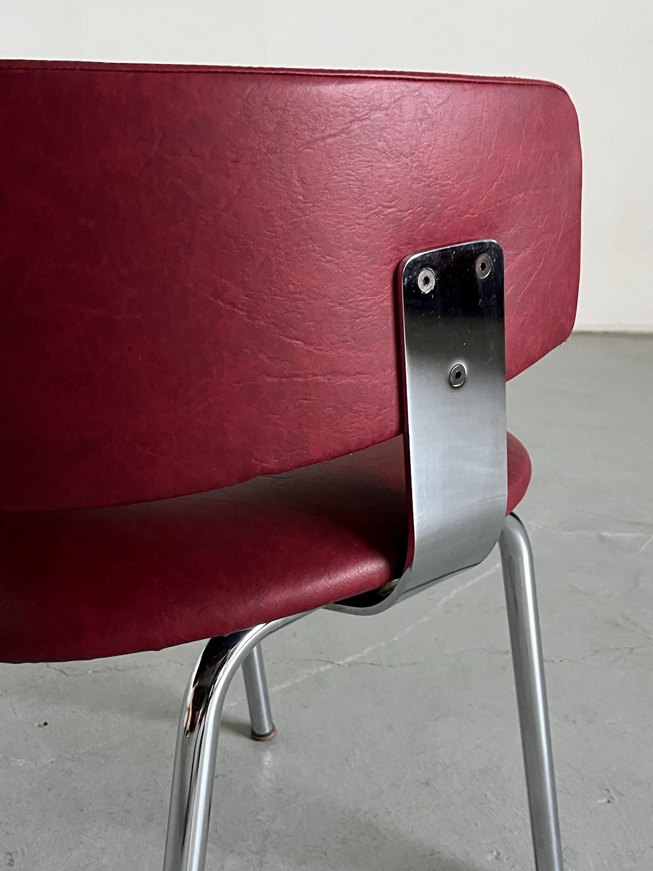 Vintage Mid-Century Modern Armchair in Bourdeaux Faux Leather and Chromed Steel, Bauhaus Style, Italy 1980s