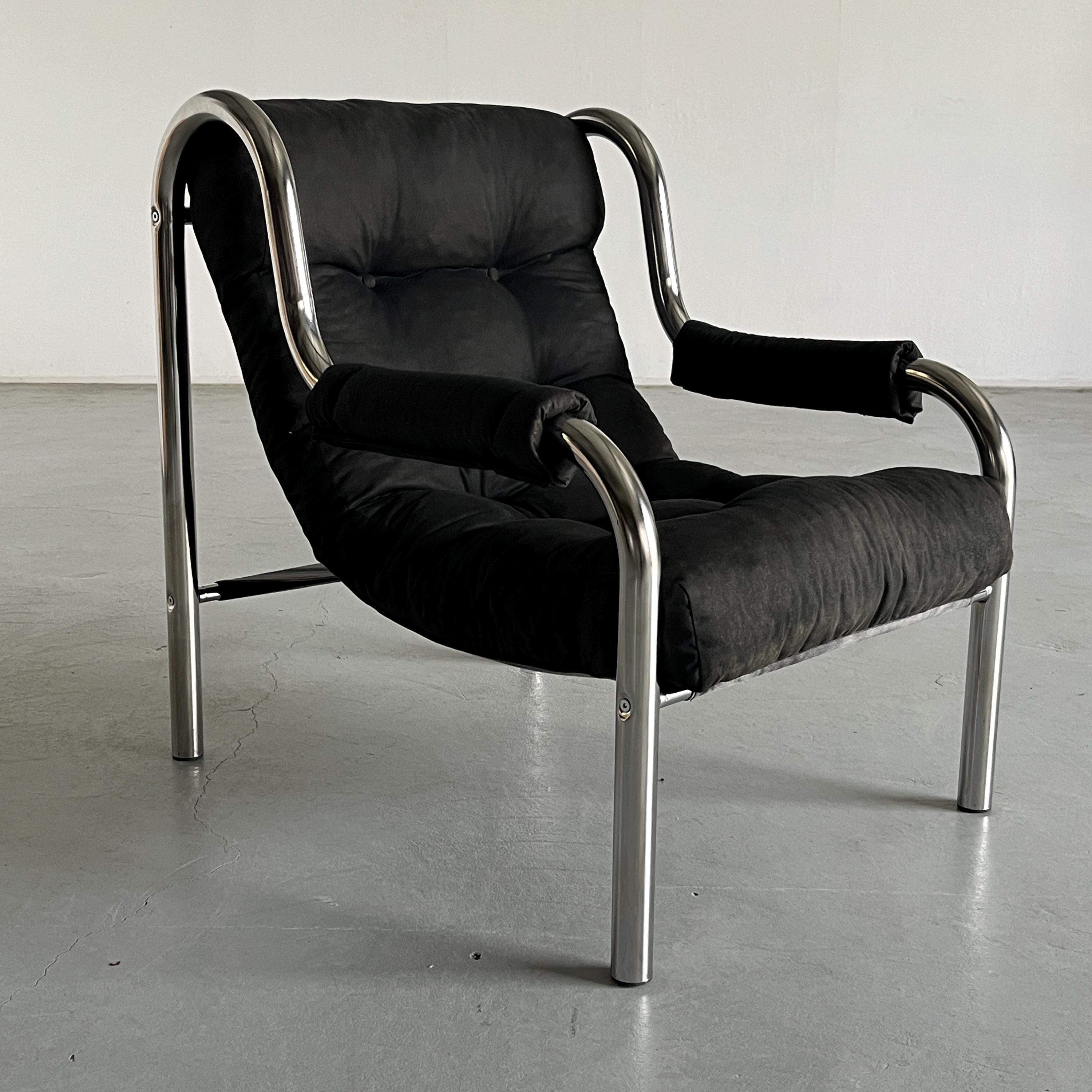 Vintage Mid-Century Modern Lounge Chair in Black Upholstery and Chrome Tubular Steel, Bauhaus Style, 1990s Italy