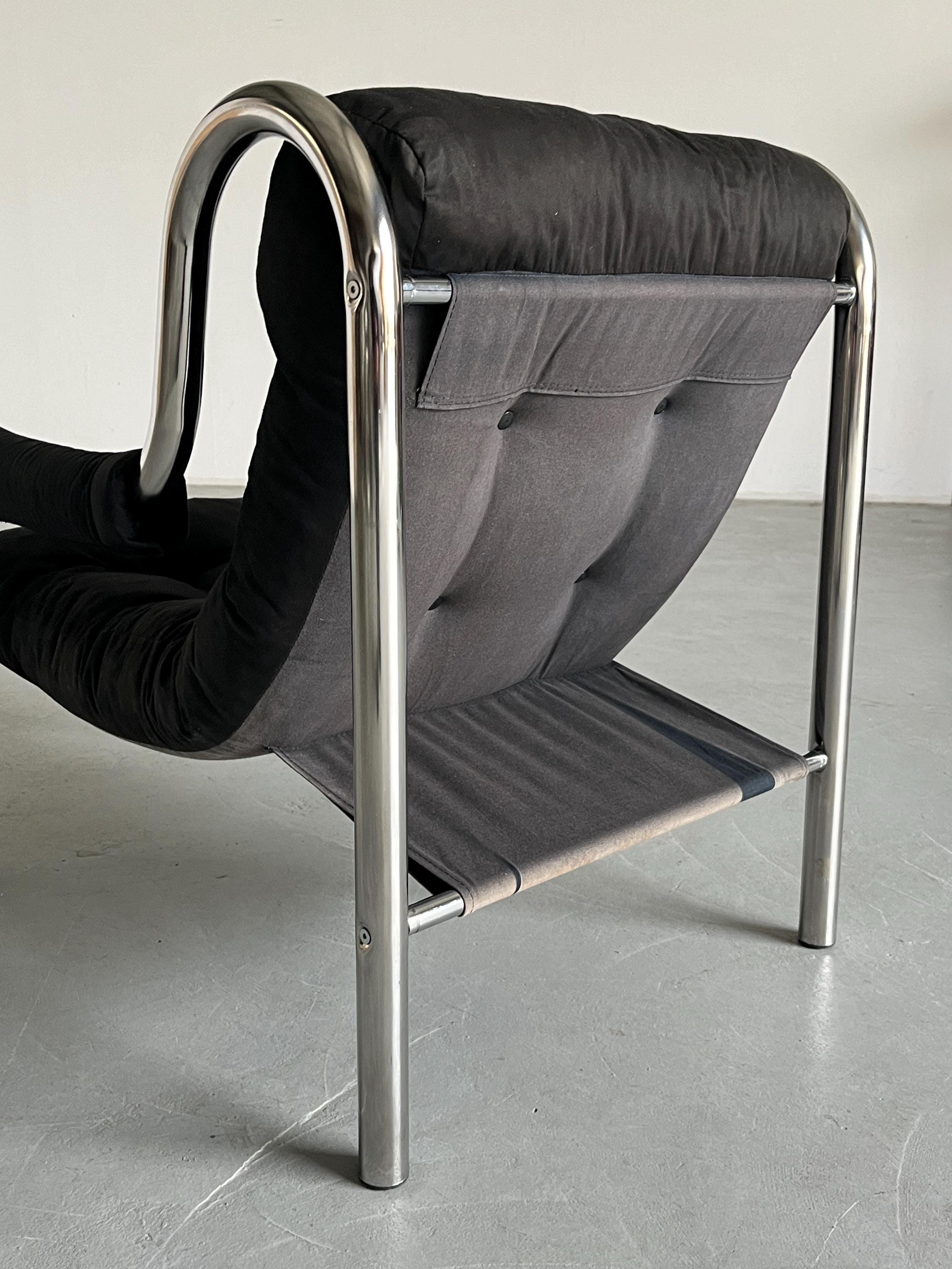 Vintage Mid-Century Modern Lounge Chair in Black Upholstery and Chrome Tubular Steel, Bauhaus Style, 1990s Italy
