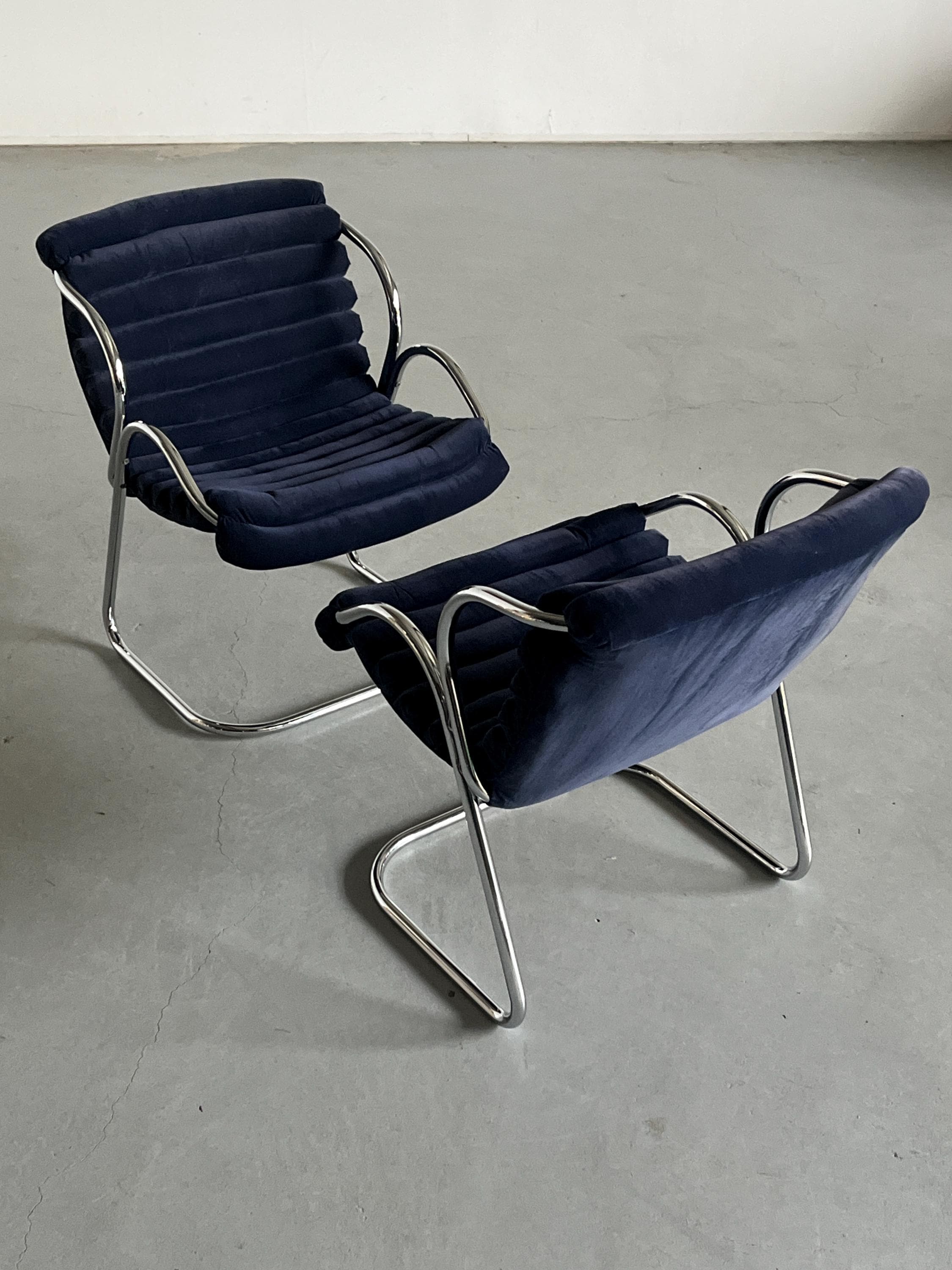 Modernist Armchair in Blue Velvet Upholstery