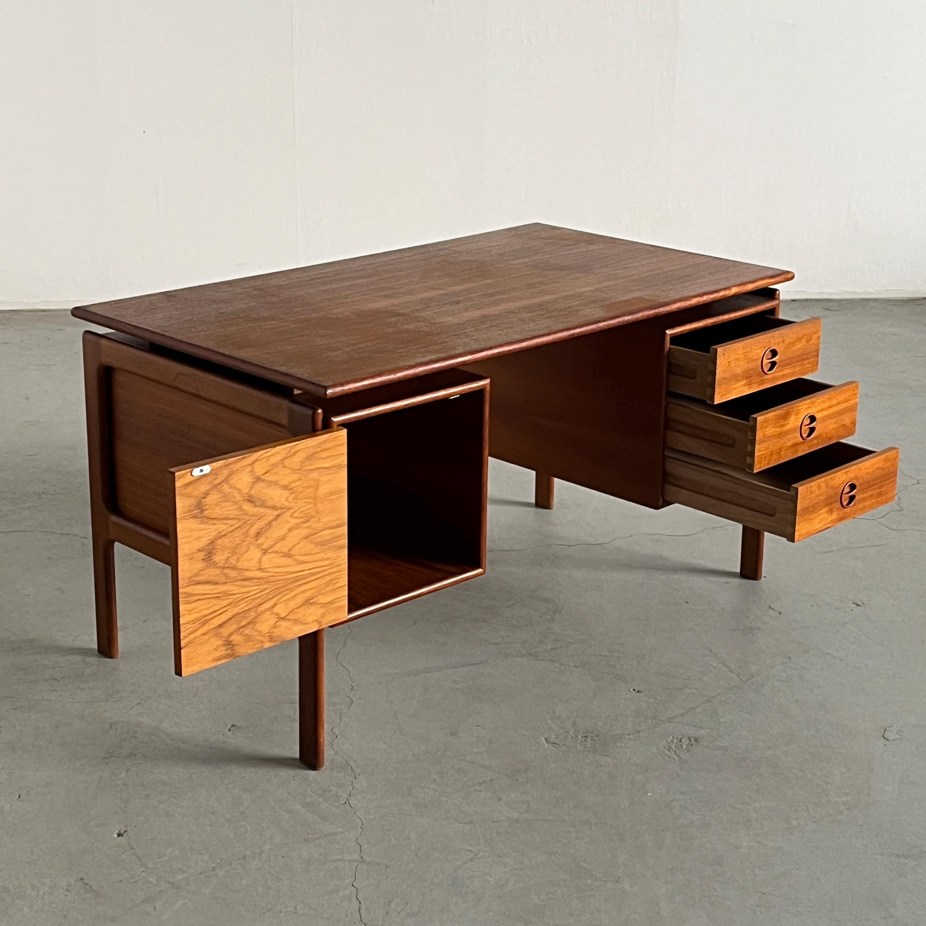 Office Desk by Arne Vodder for GV Møbler in Teak, 1960s Denmark