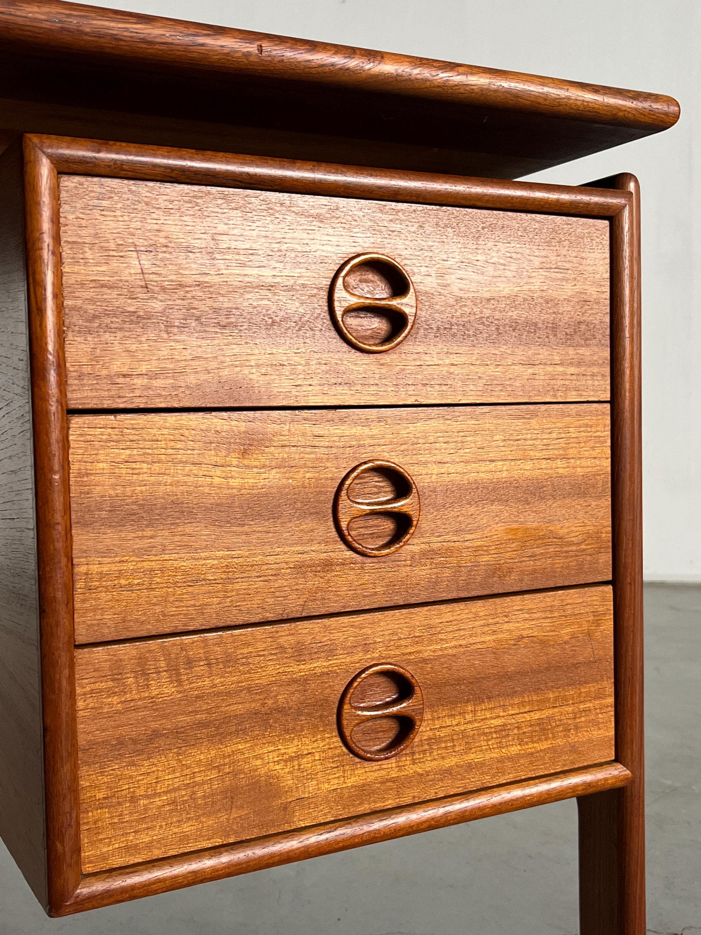 Office Desk by Arne Vodder for GV Møbler in Teak, 1960s Denmark