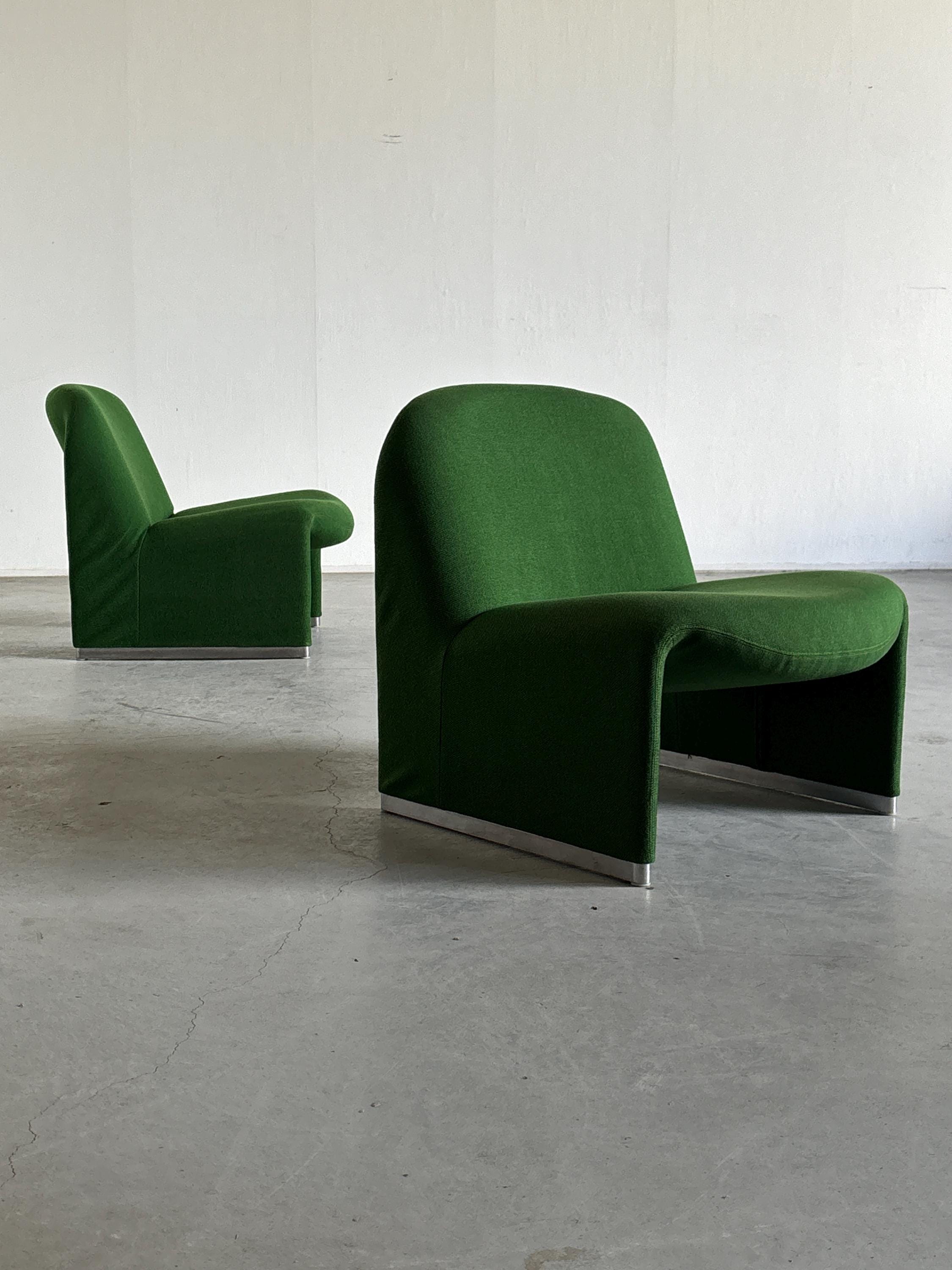 'Alky' chairs by Giancarlo Piretti for Anonima Castelli