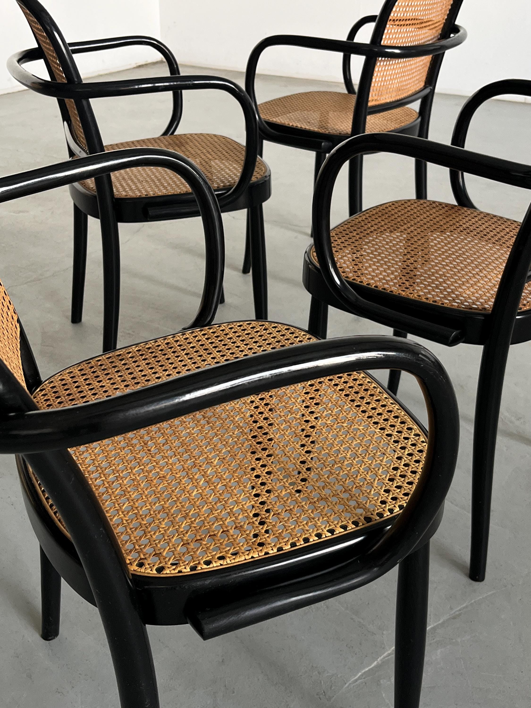 Bentwood Chairs in the style of Thonet ‘No. 811’ Chairs by Josef Hoffman