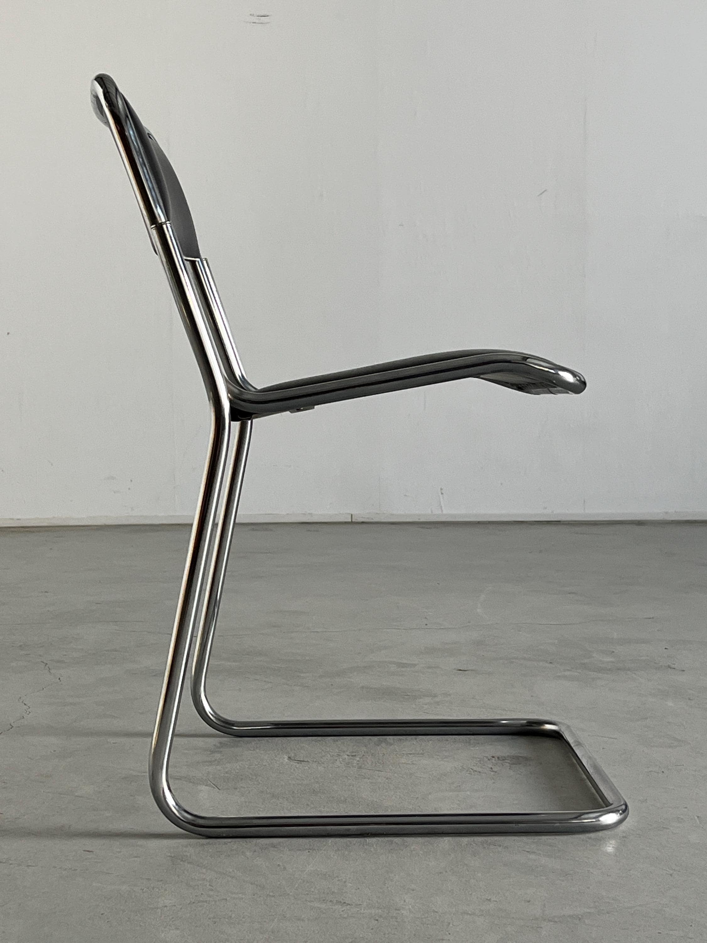 Dining Chair in the Style of 'Calla' by Arflex