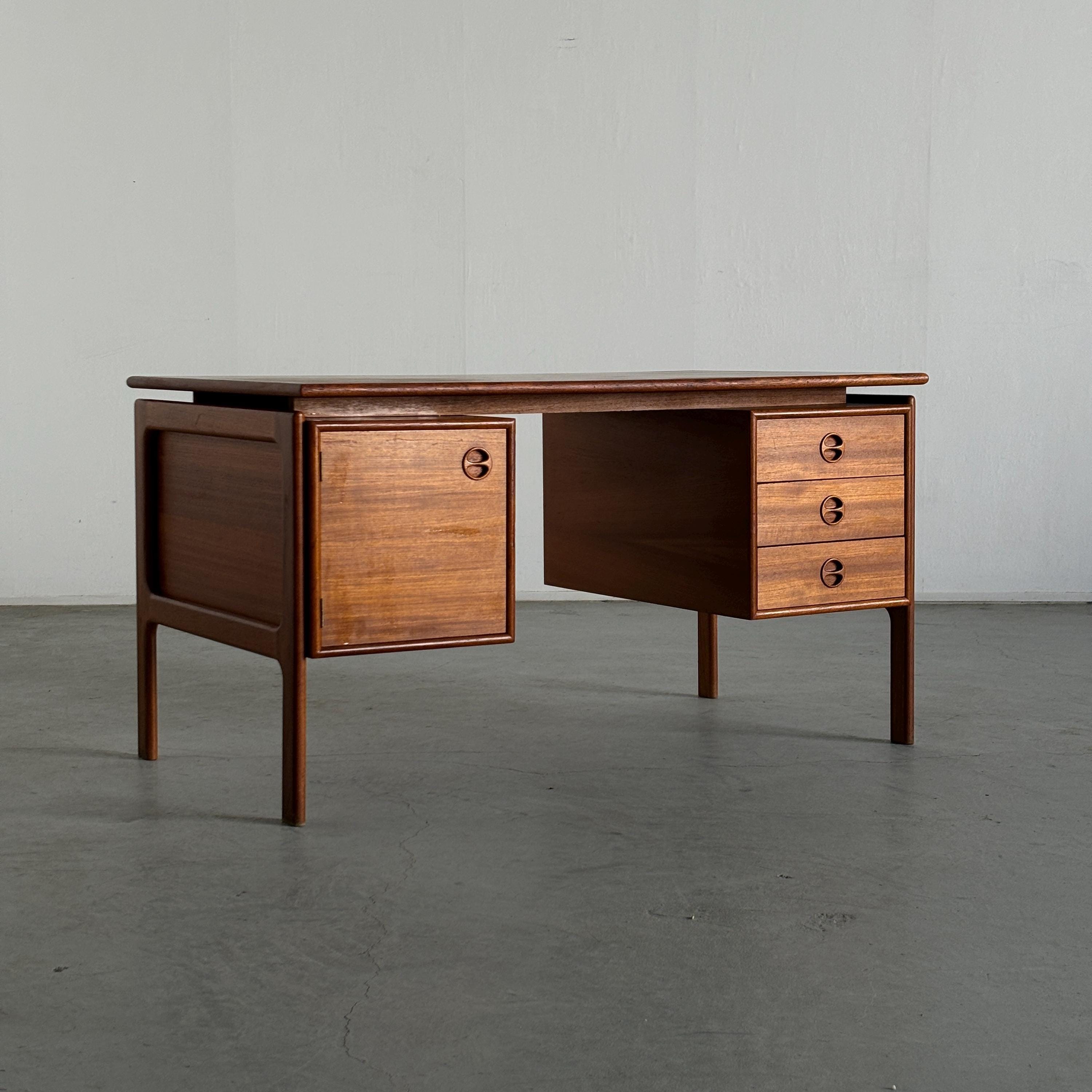 Office Desk by Arne Vodder for GV Møbler in Teak, 1960s Denmark