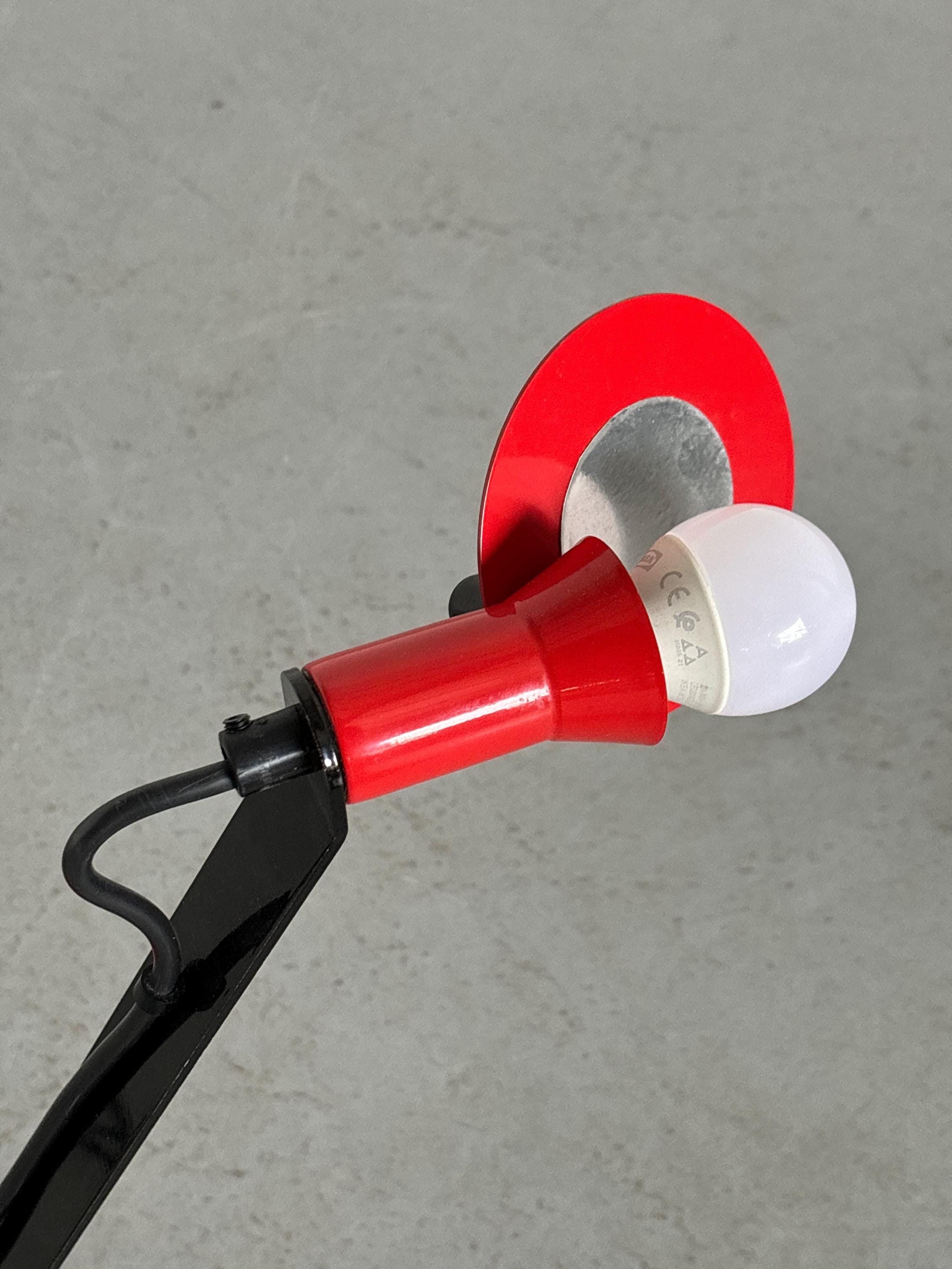 Vintage Postmodern Swivel Desk Lamp in Red and Black Metal, Geometrical Design, 1980s Netherlands