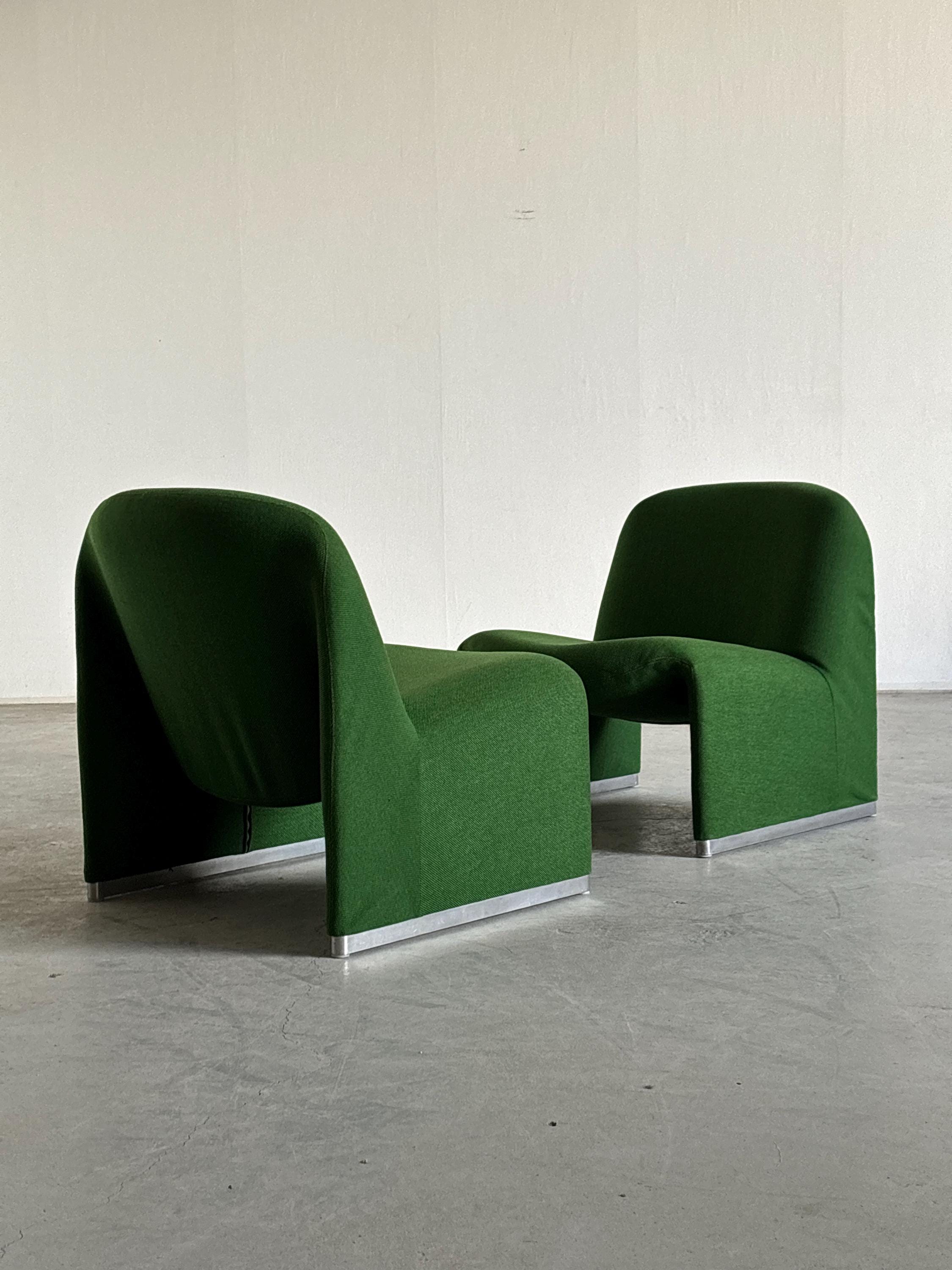 'Alky' chairs by Giancarlo Piretti for Anonima Castelli