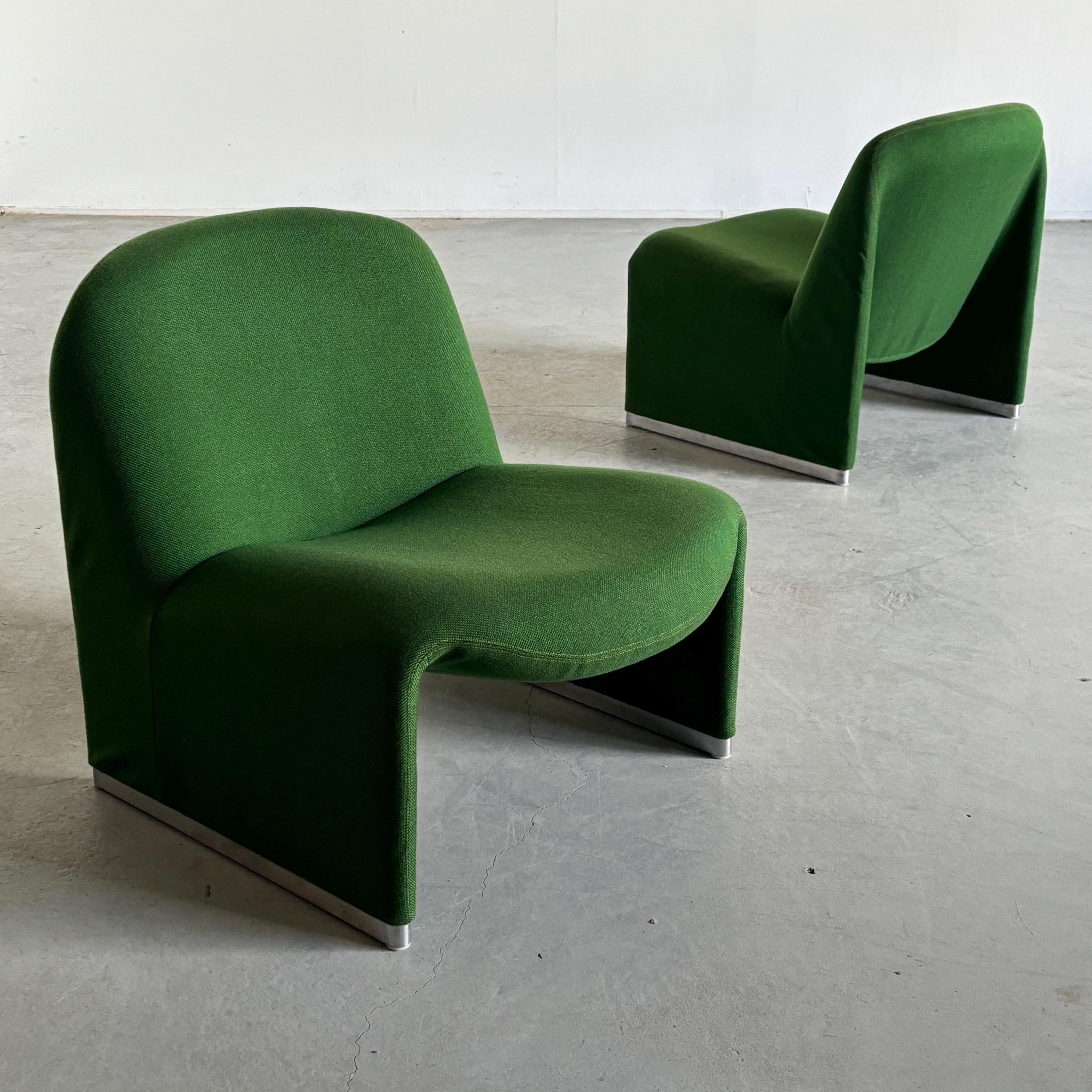 'Alky' chairs by Giancarlo Piretti for Anonima Castelli