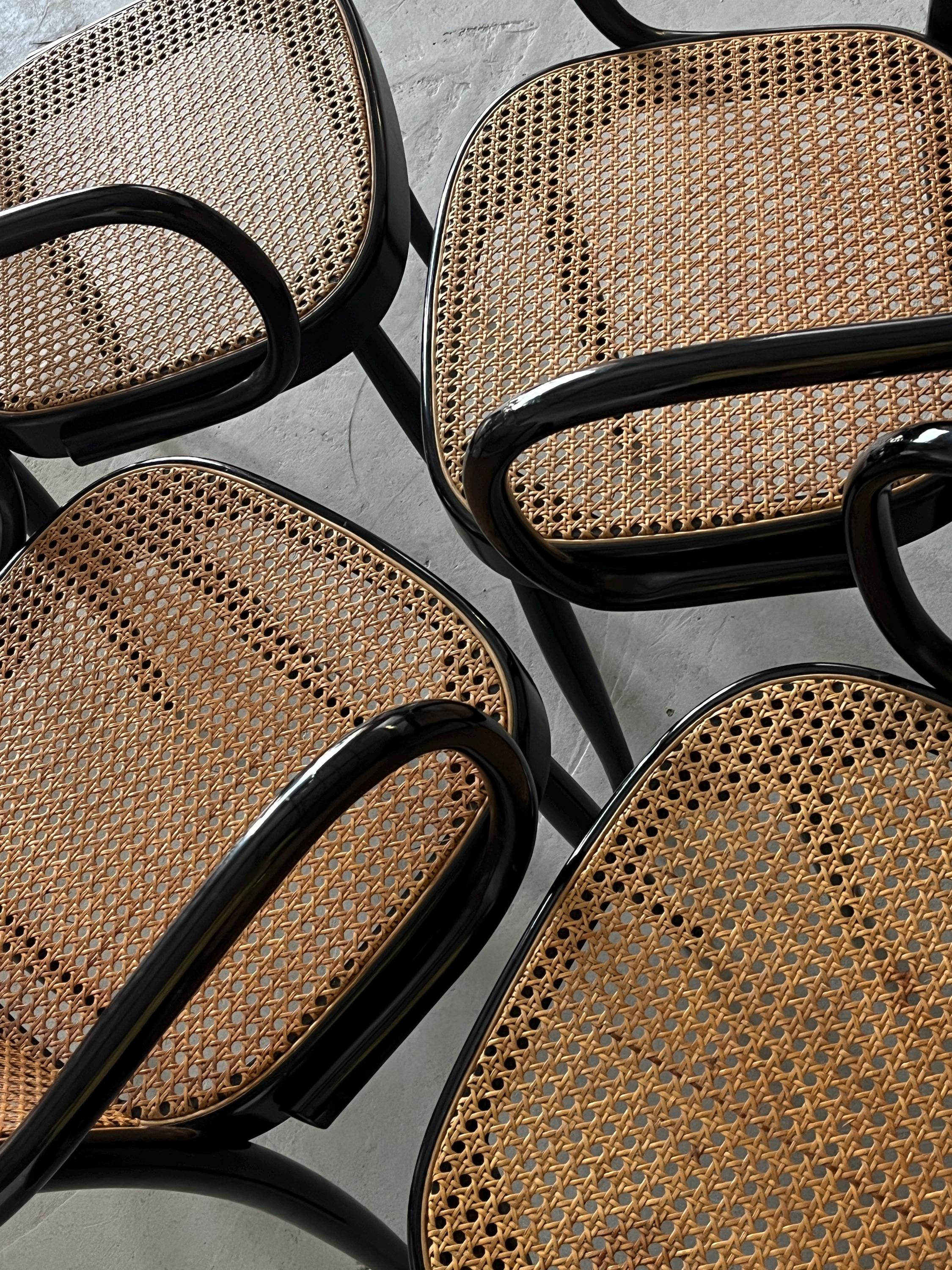 Bentwood Chairs in the style of Thonet ‘No. 811’ Chairs by Josef Hoffman